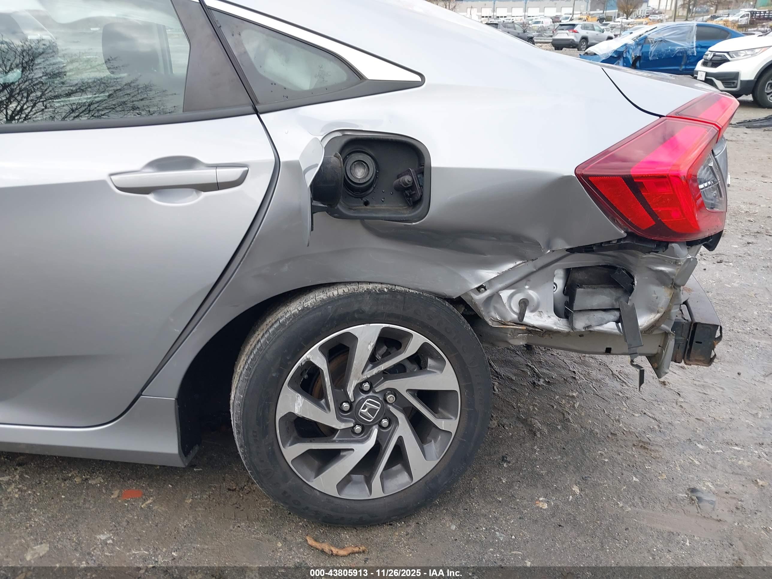 HONDA CIVIC image 6
