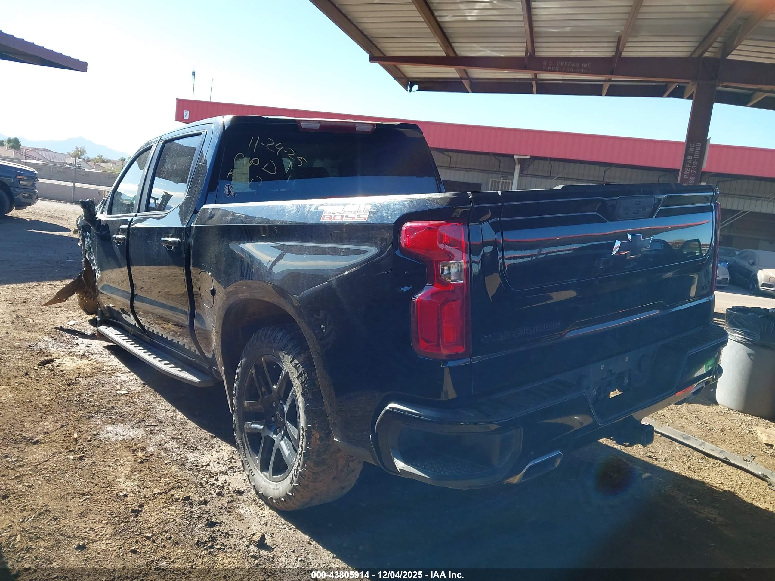 CHEVROLET SILVERADO image 3