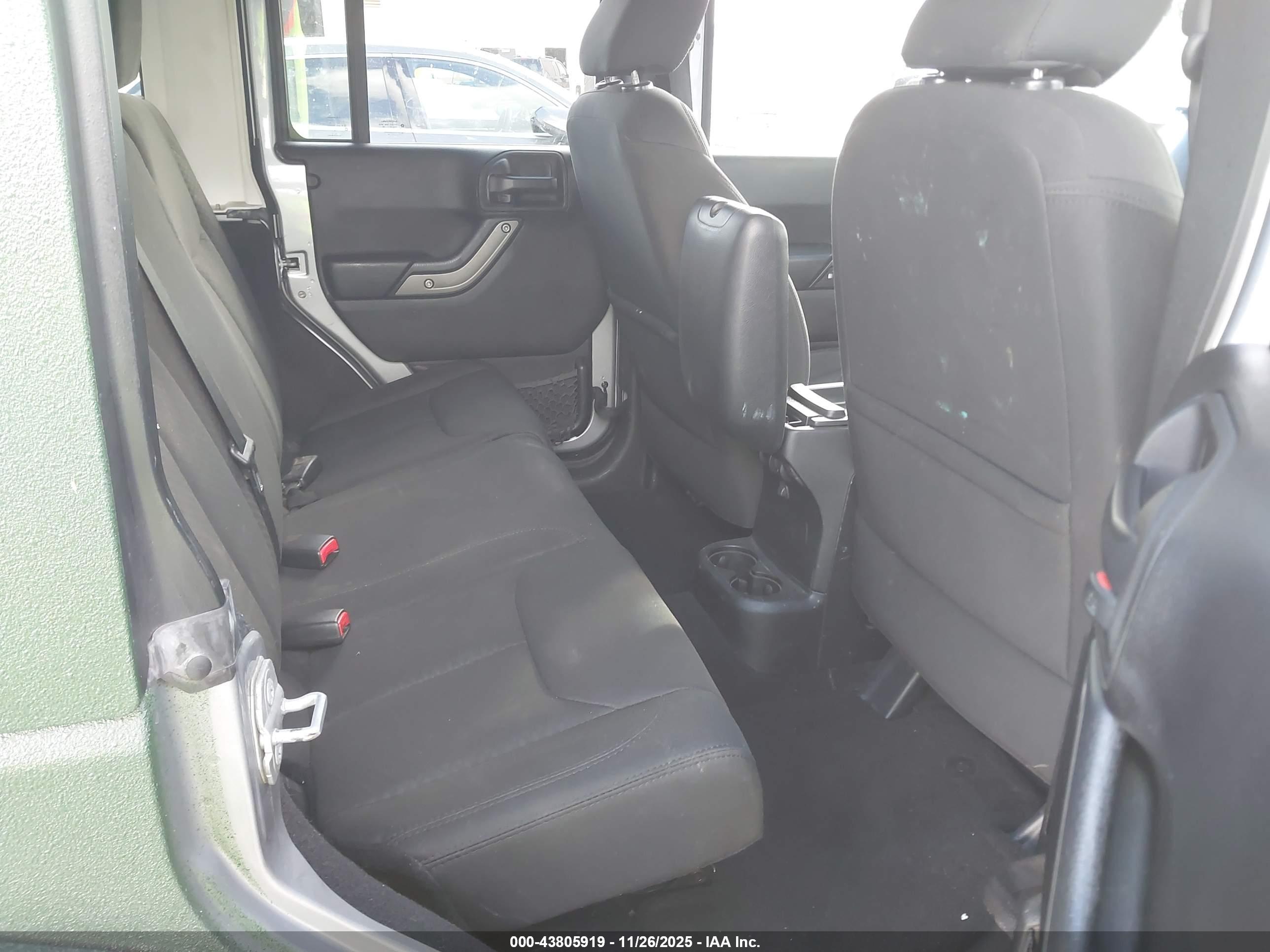 JEEP WRANGLER image 8