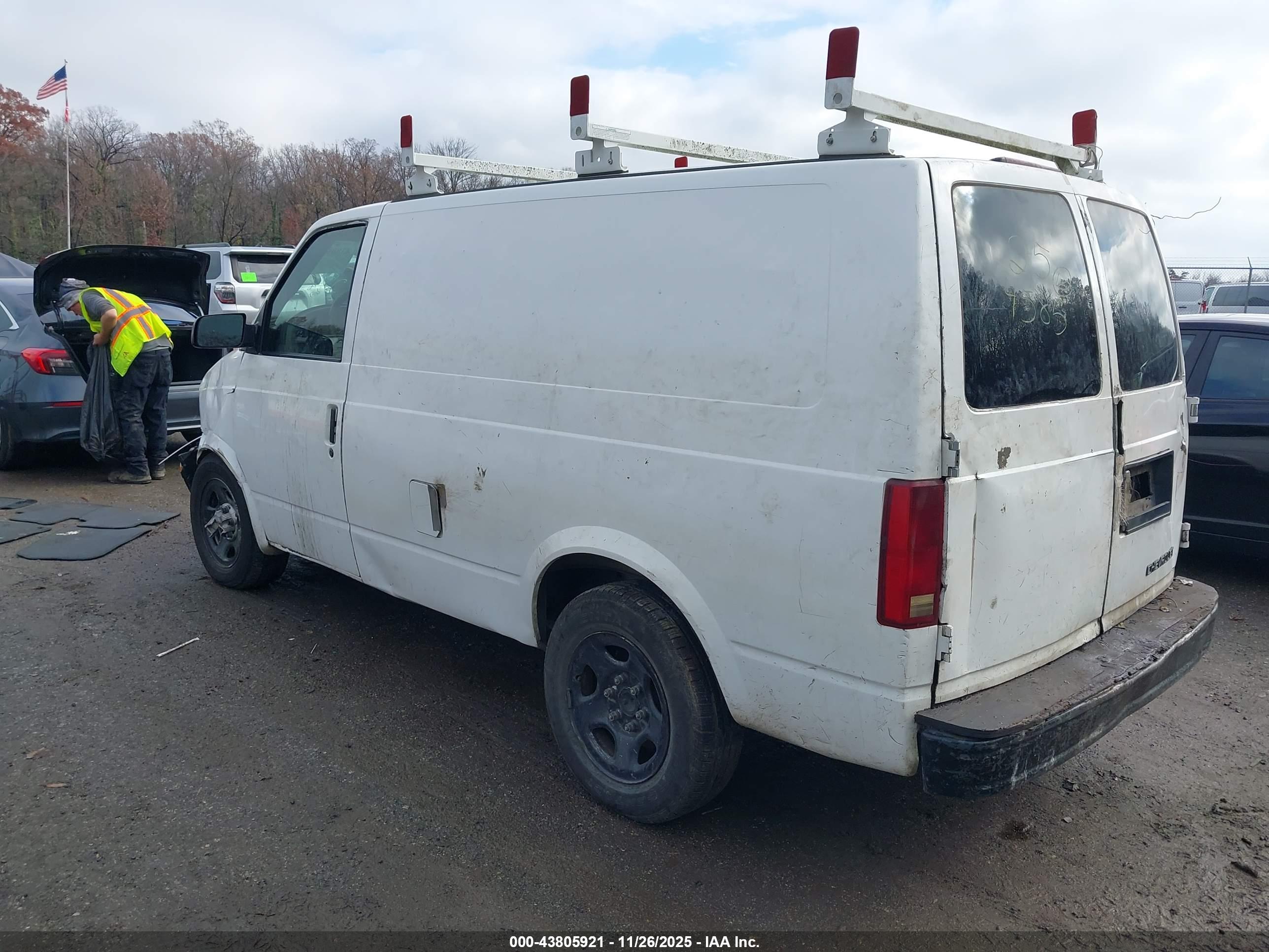 CHEVROLET ASTRO image 3