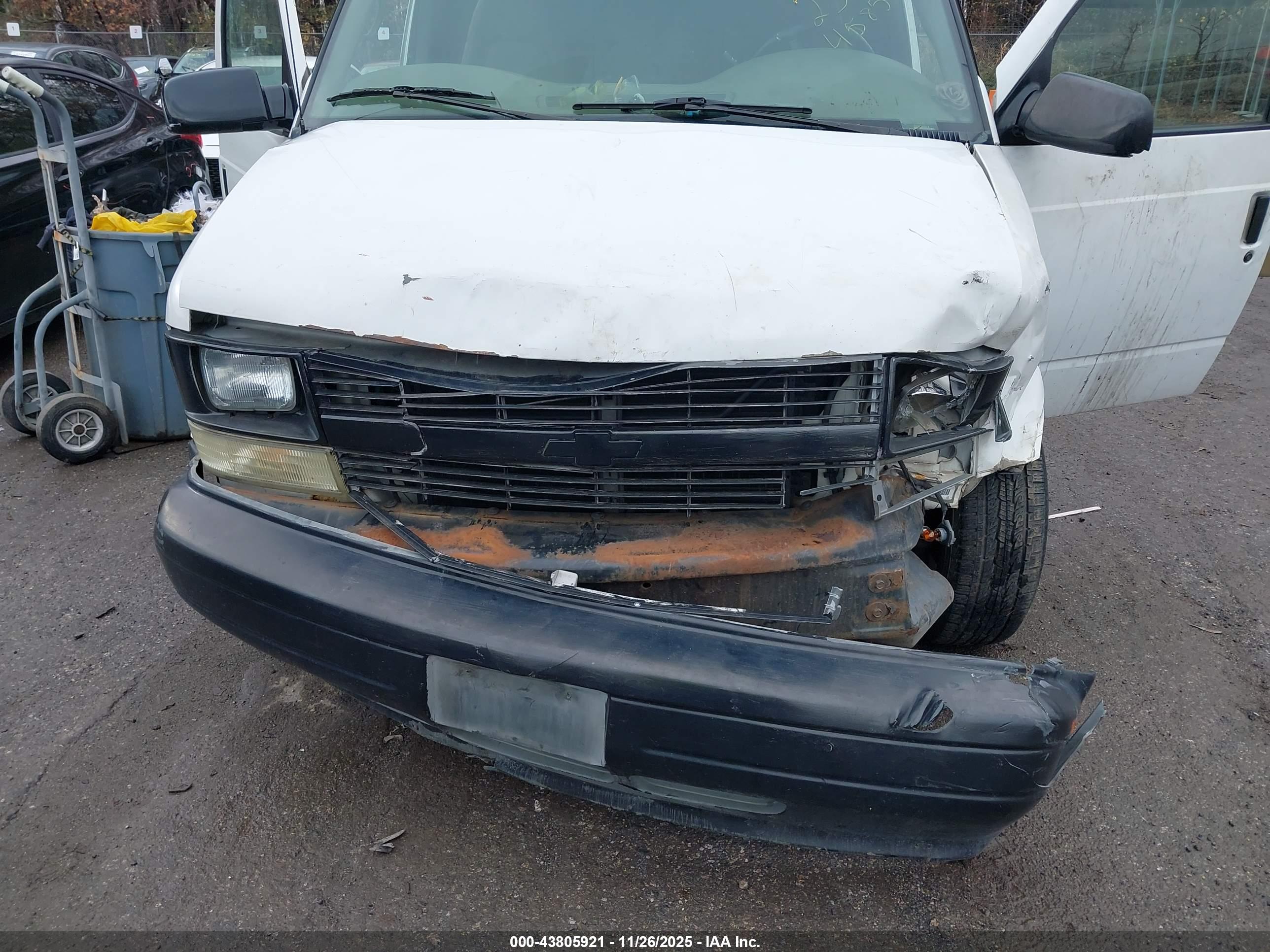 CHEVROLET ASTRO image 6