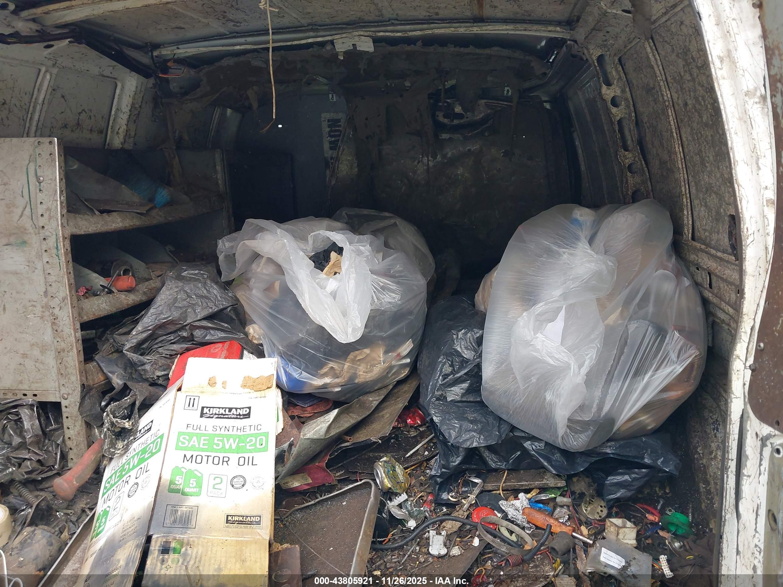 CHEVROLET ASTRO image 8