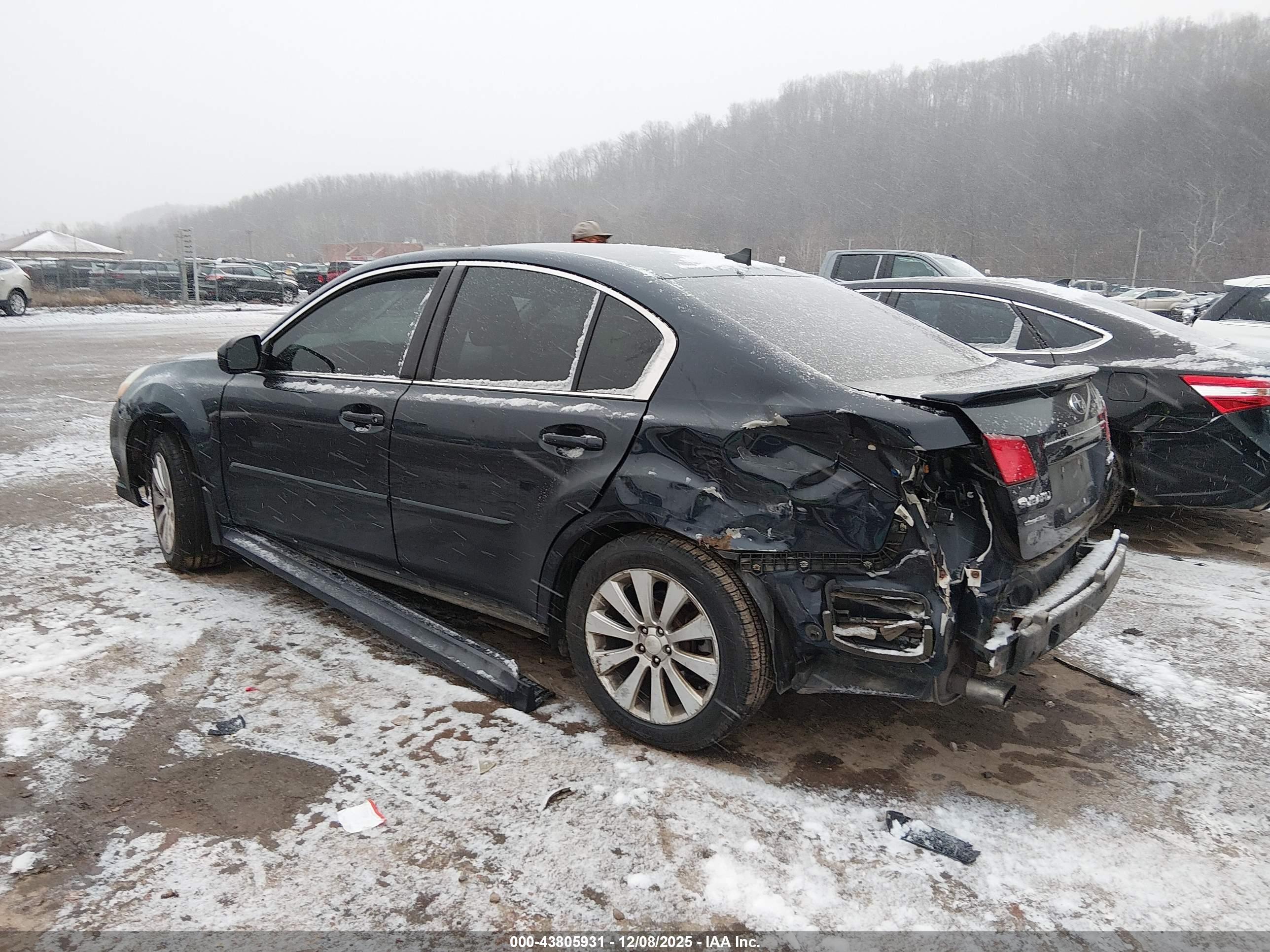 SUBARU LEGACY image 3