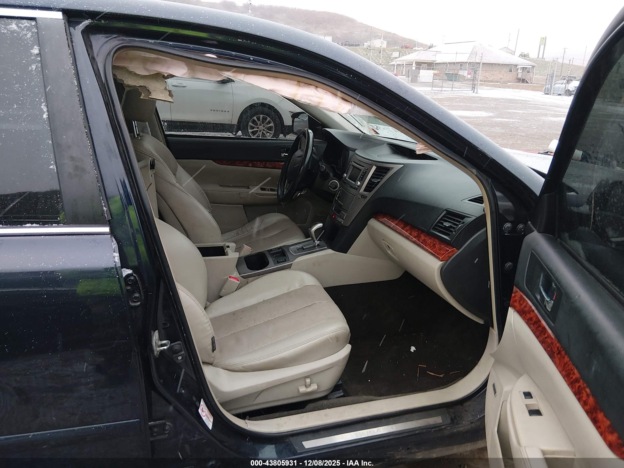 SUBARU LEGACY image 5