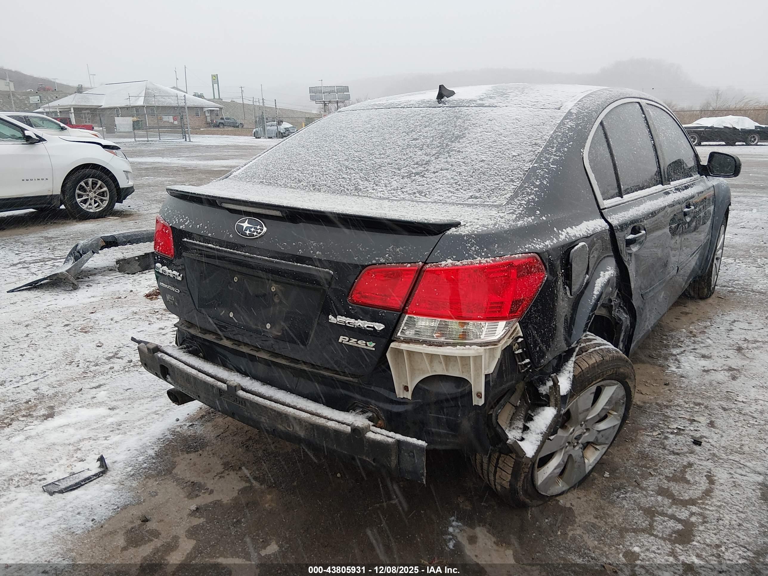 SUBARU LEGACY image 6
