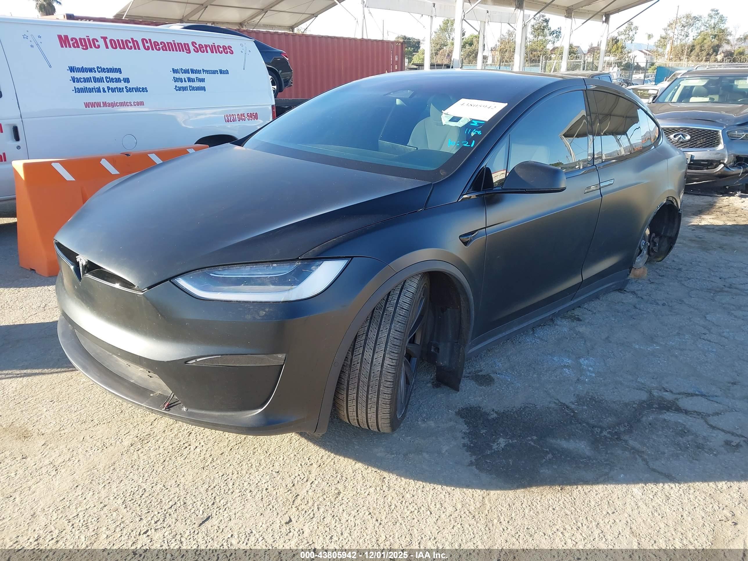 TESLA MODEL image 2