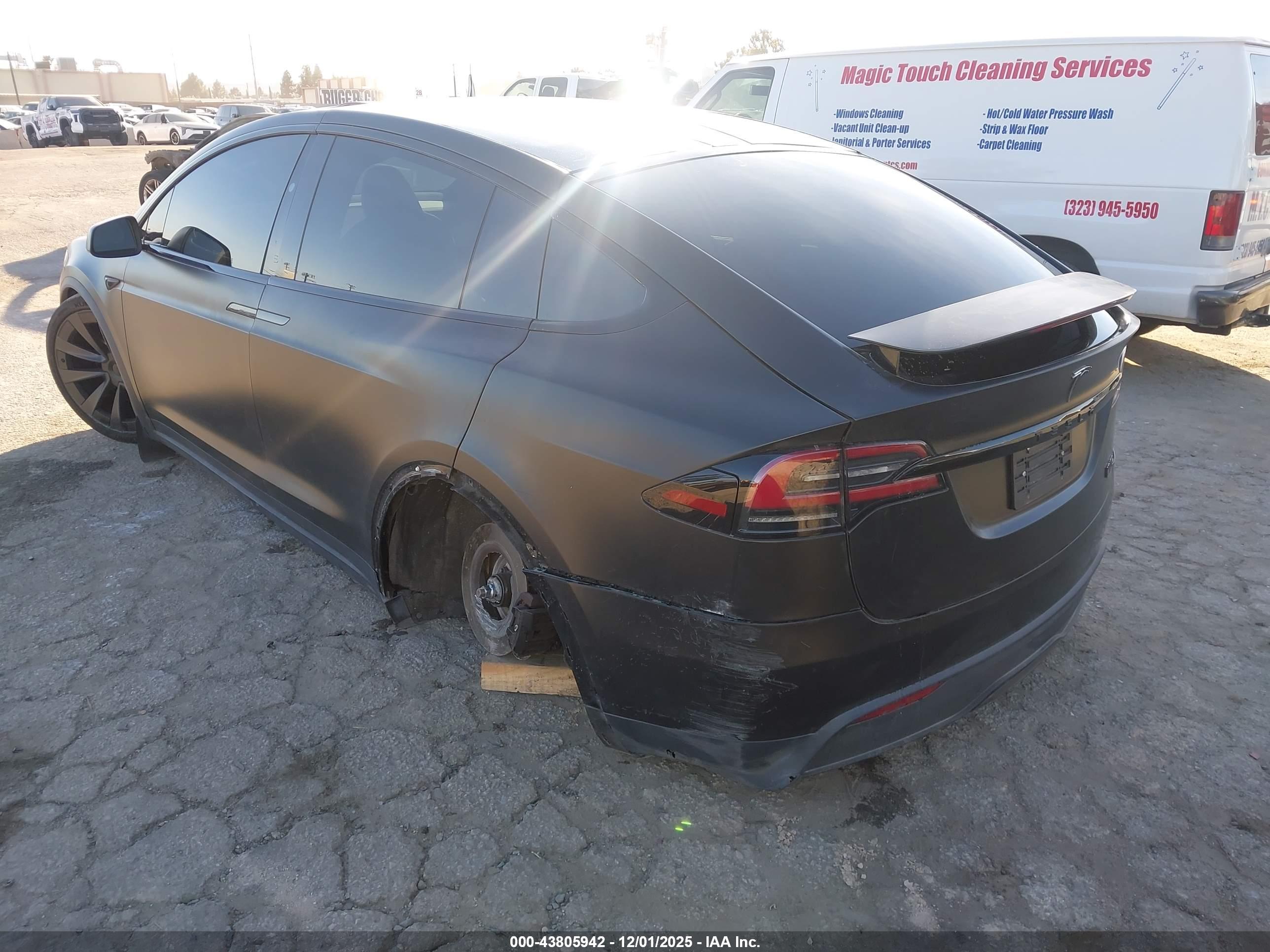 TESLA MODEL image 3