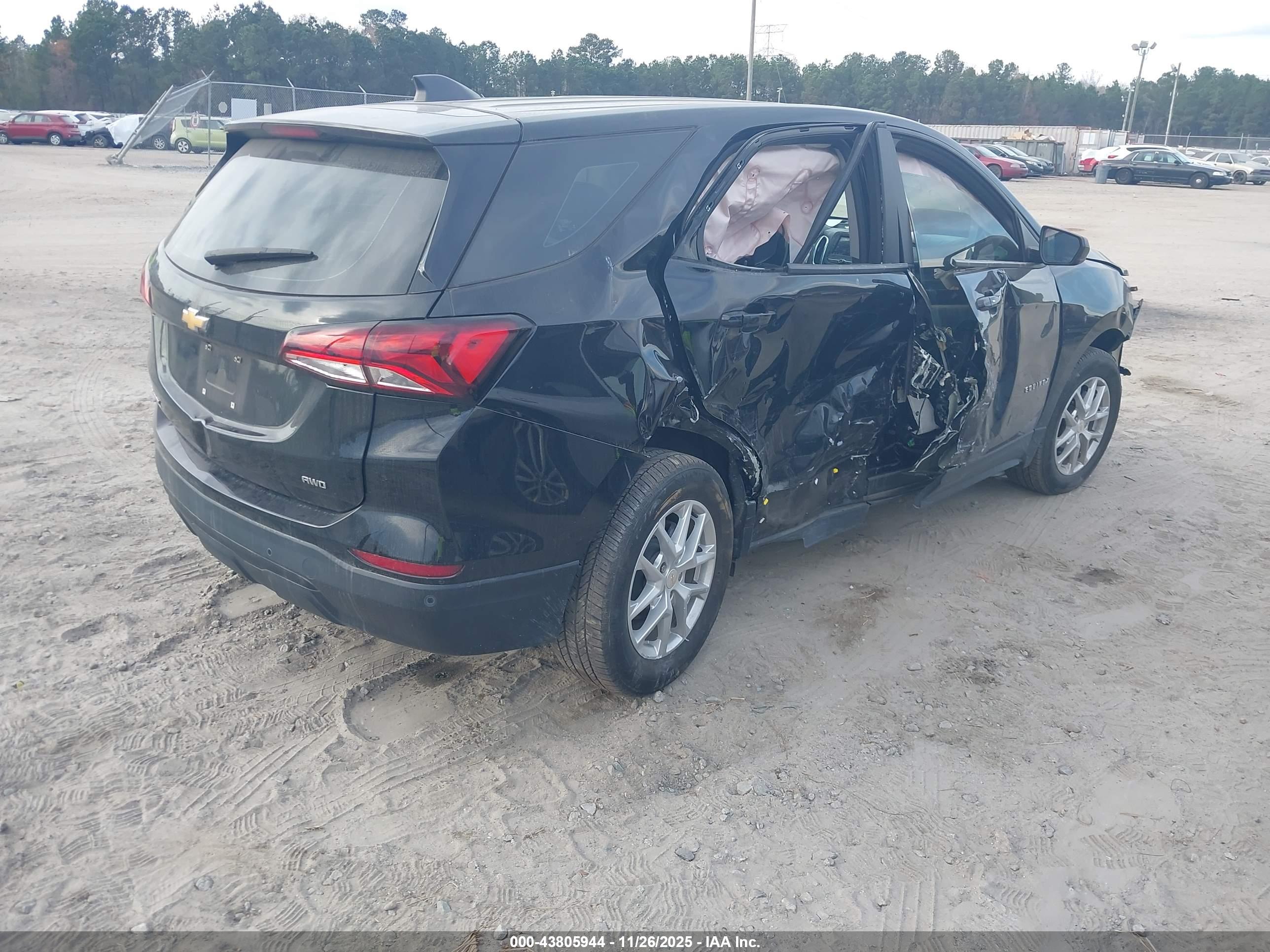 CHEVROLET EQUINOX image 4