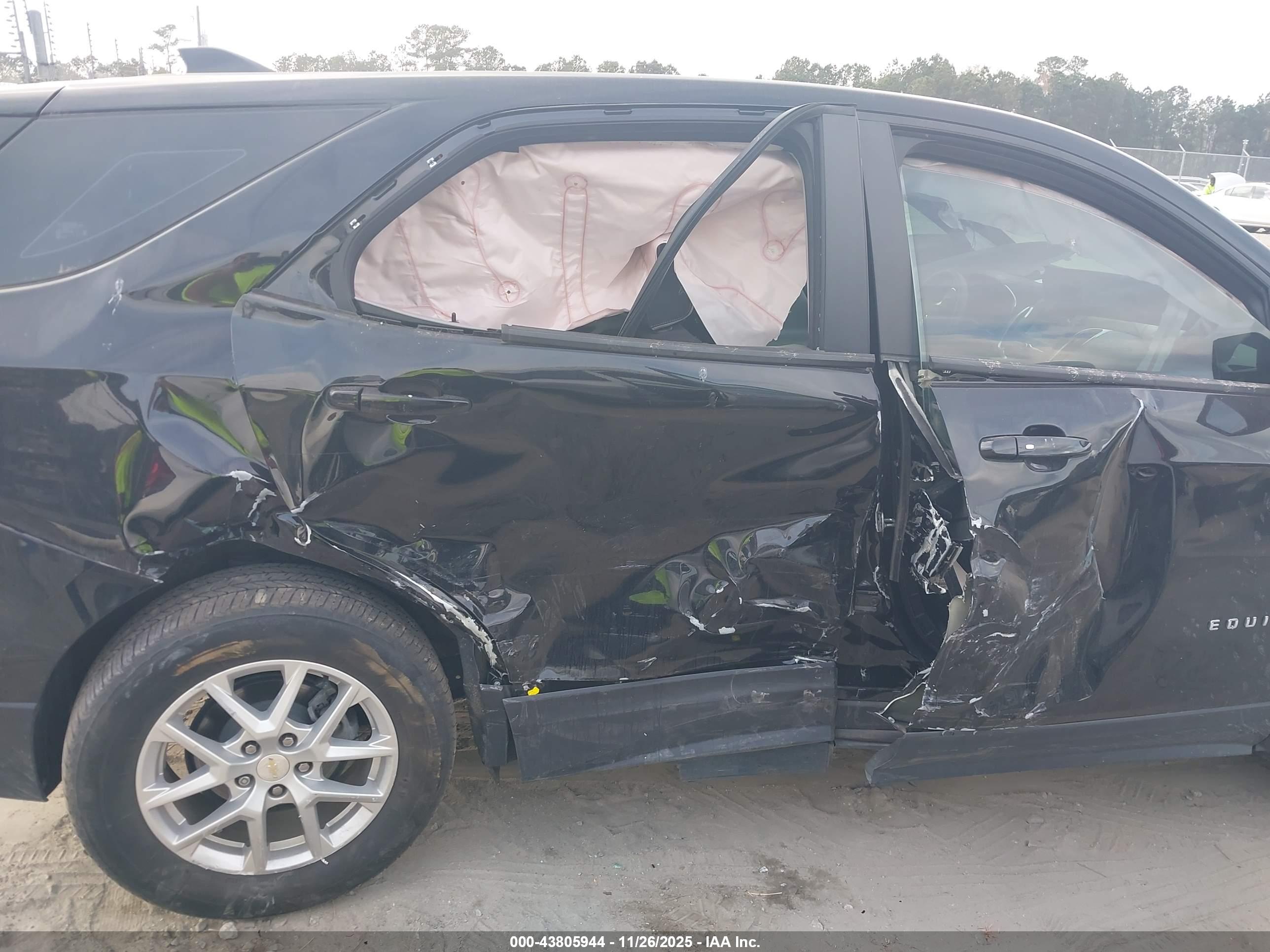 CHEVROLET EQUINOX image 6