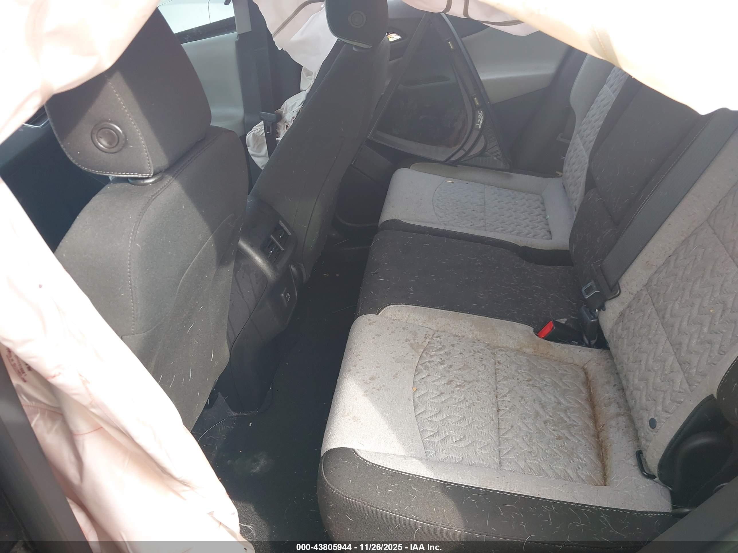 CHEVROLET EQUINOX image 8