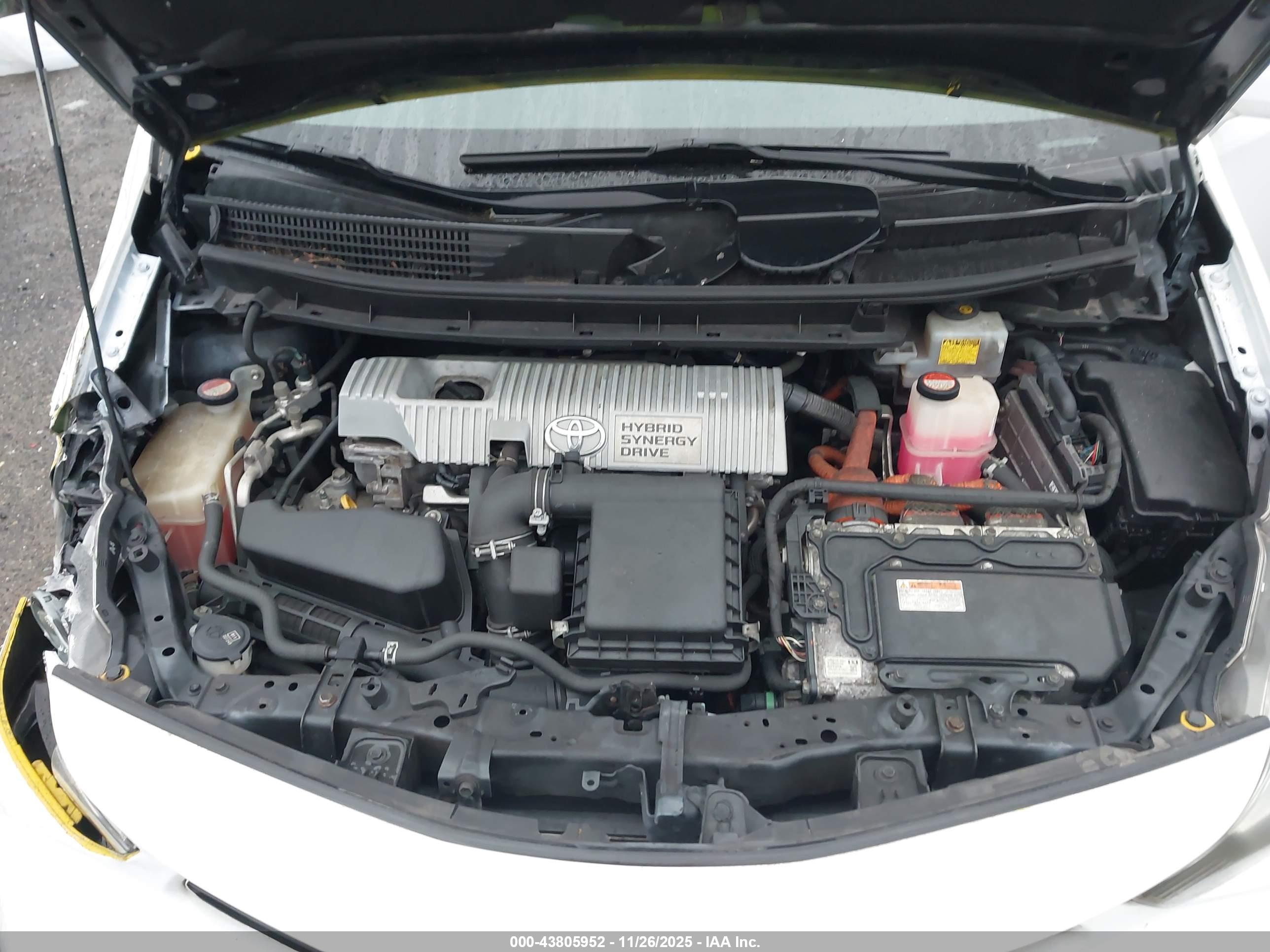 TOYOTA PRIUS image 10