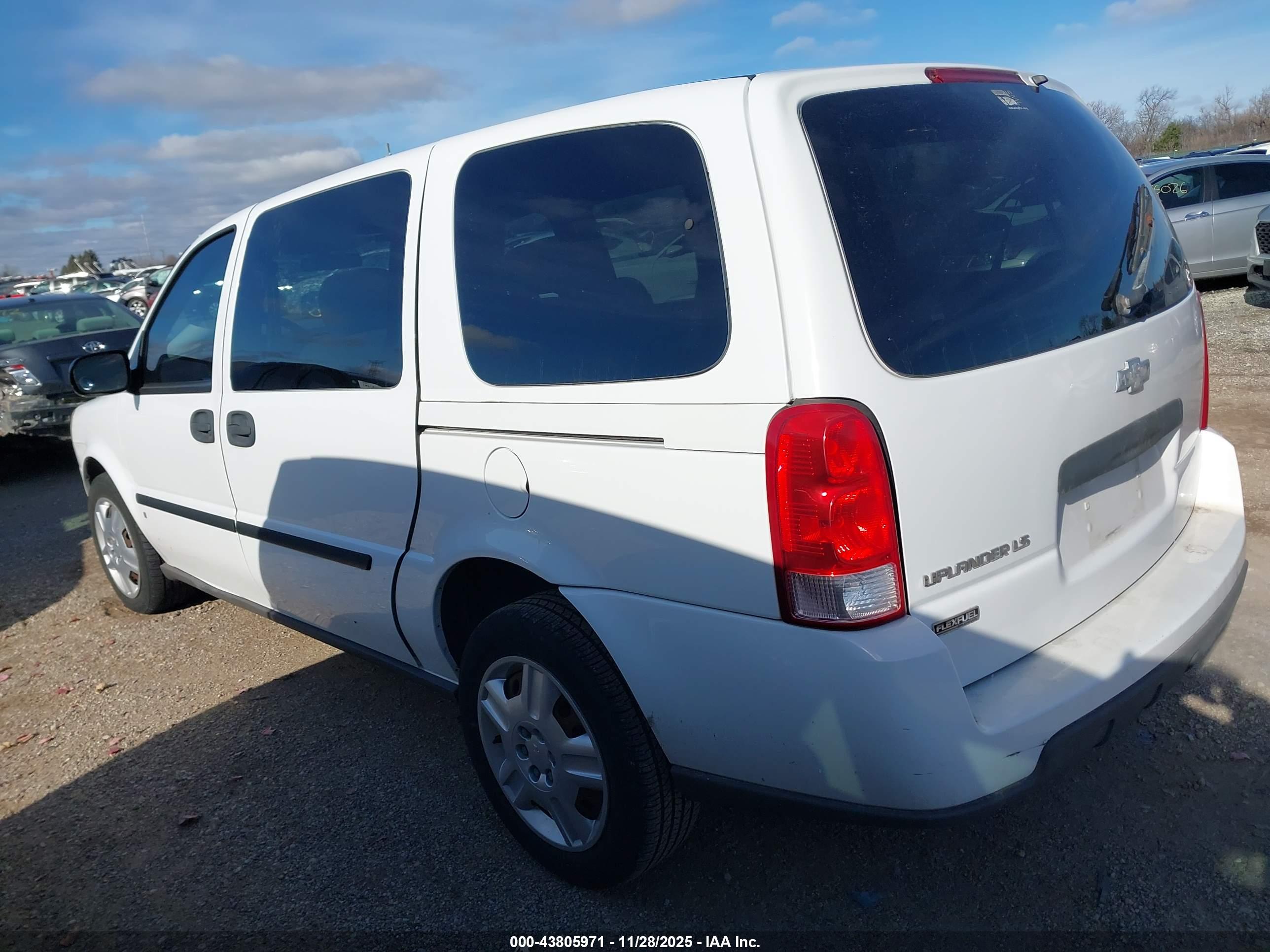 CHEVROLET UPLANDER image 3