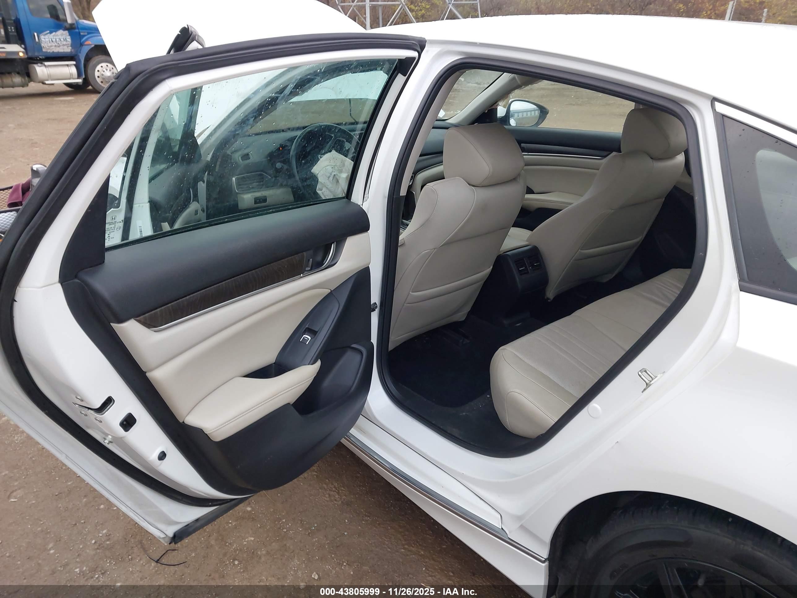 HONDA ACCORD image 8