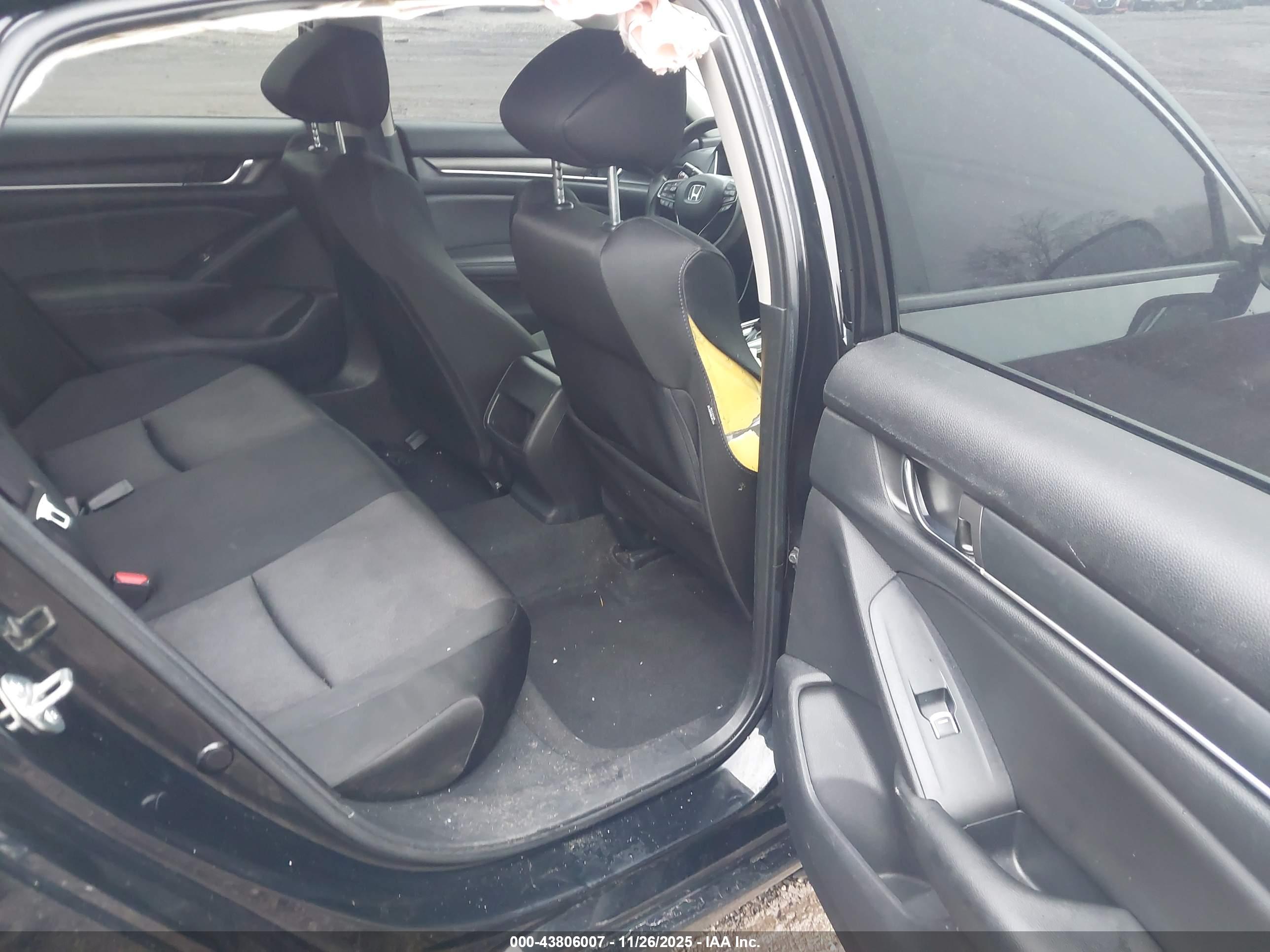 HONDA ACCORD image 8