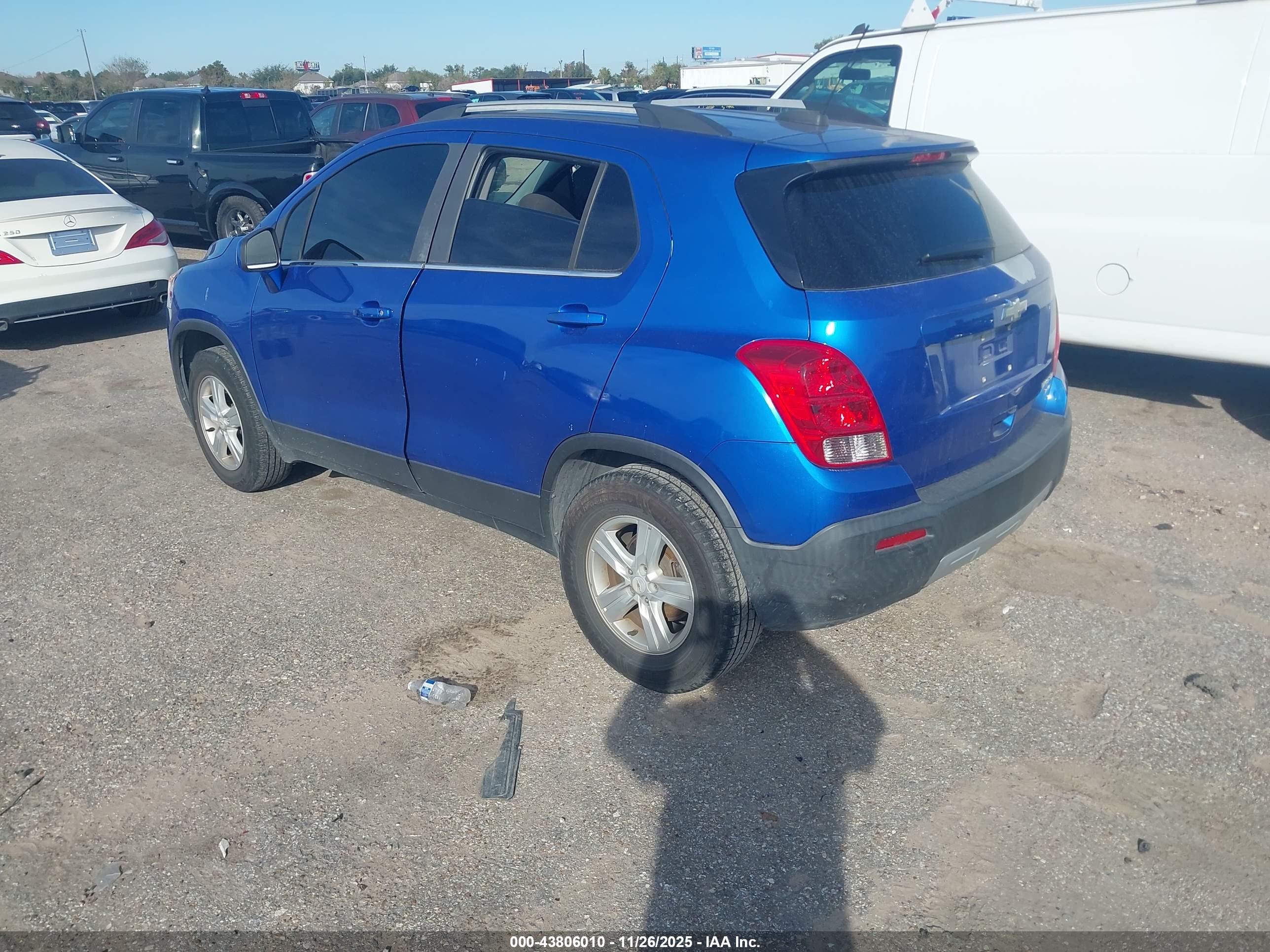 CHEVROLET TRAX image 3