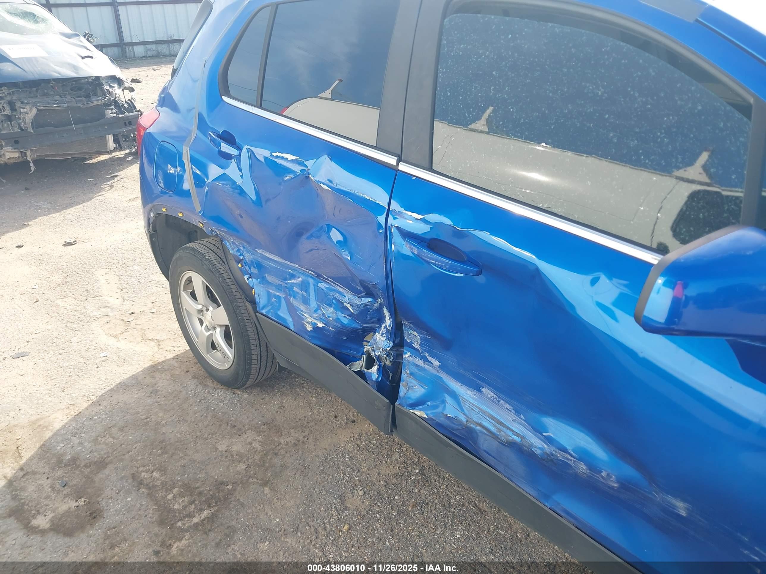CHEVROLET TRAX image 6