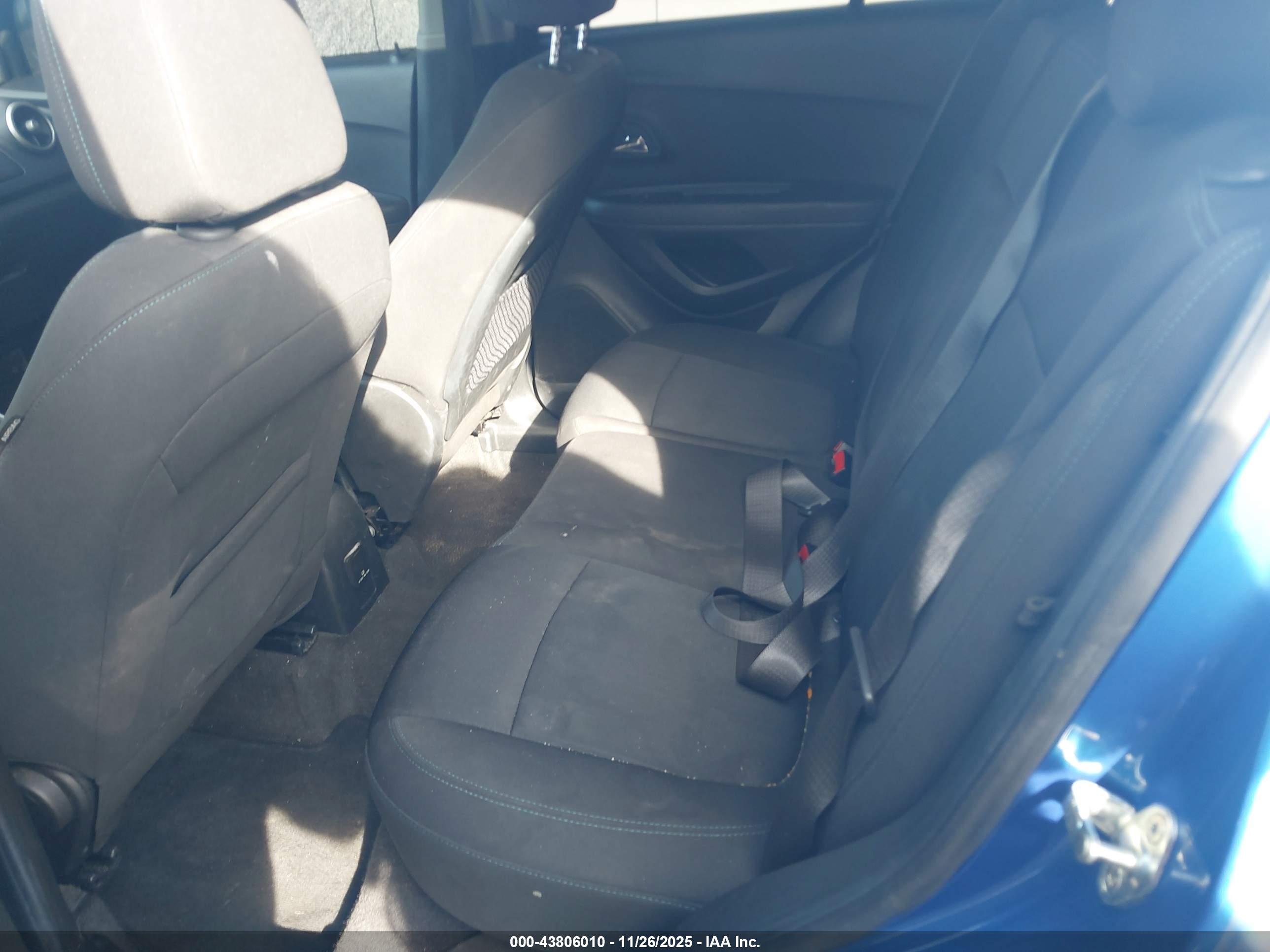 CHEVROLET TRAX image 8