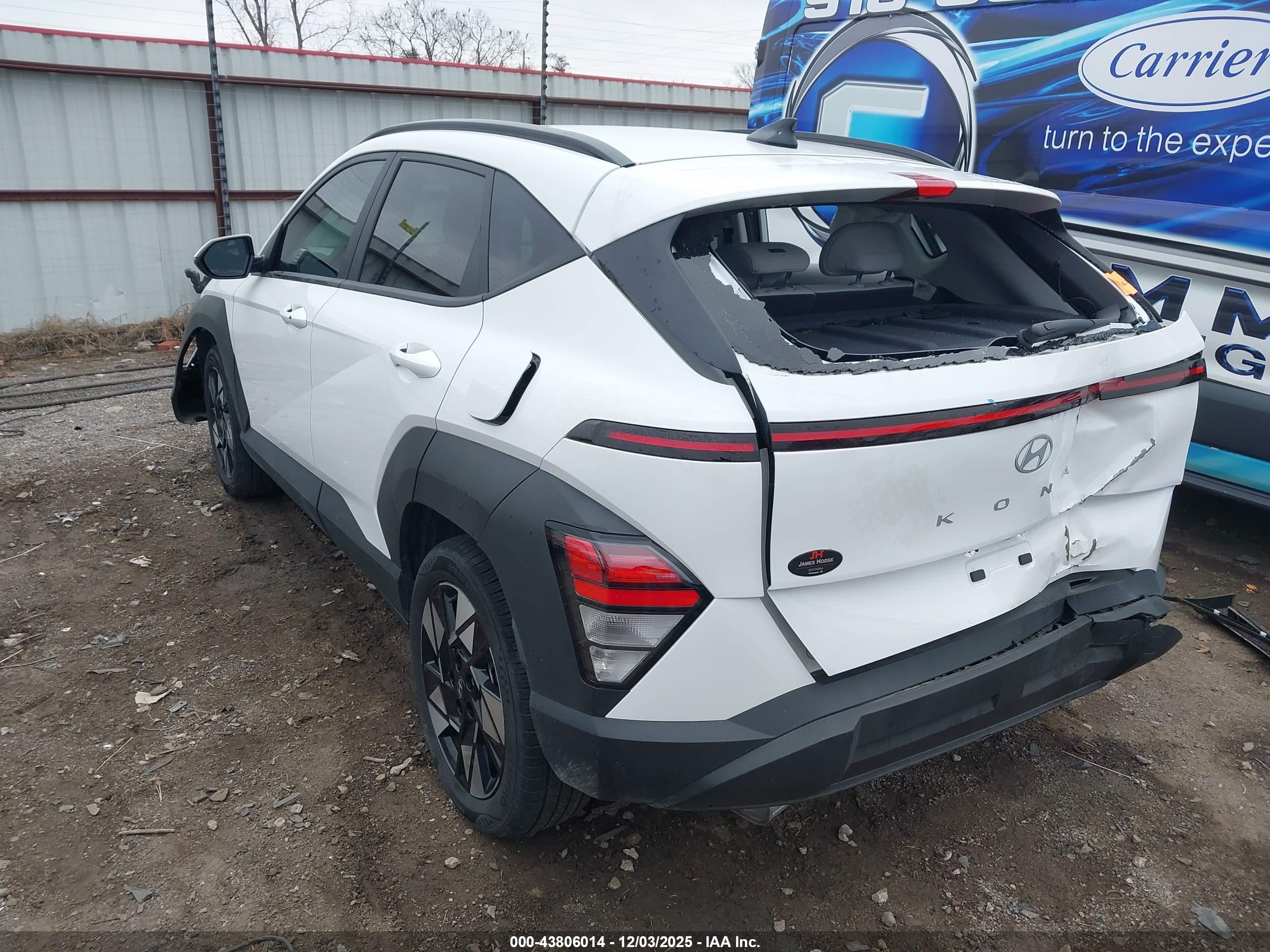 HYUNDAI KONA image 3