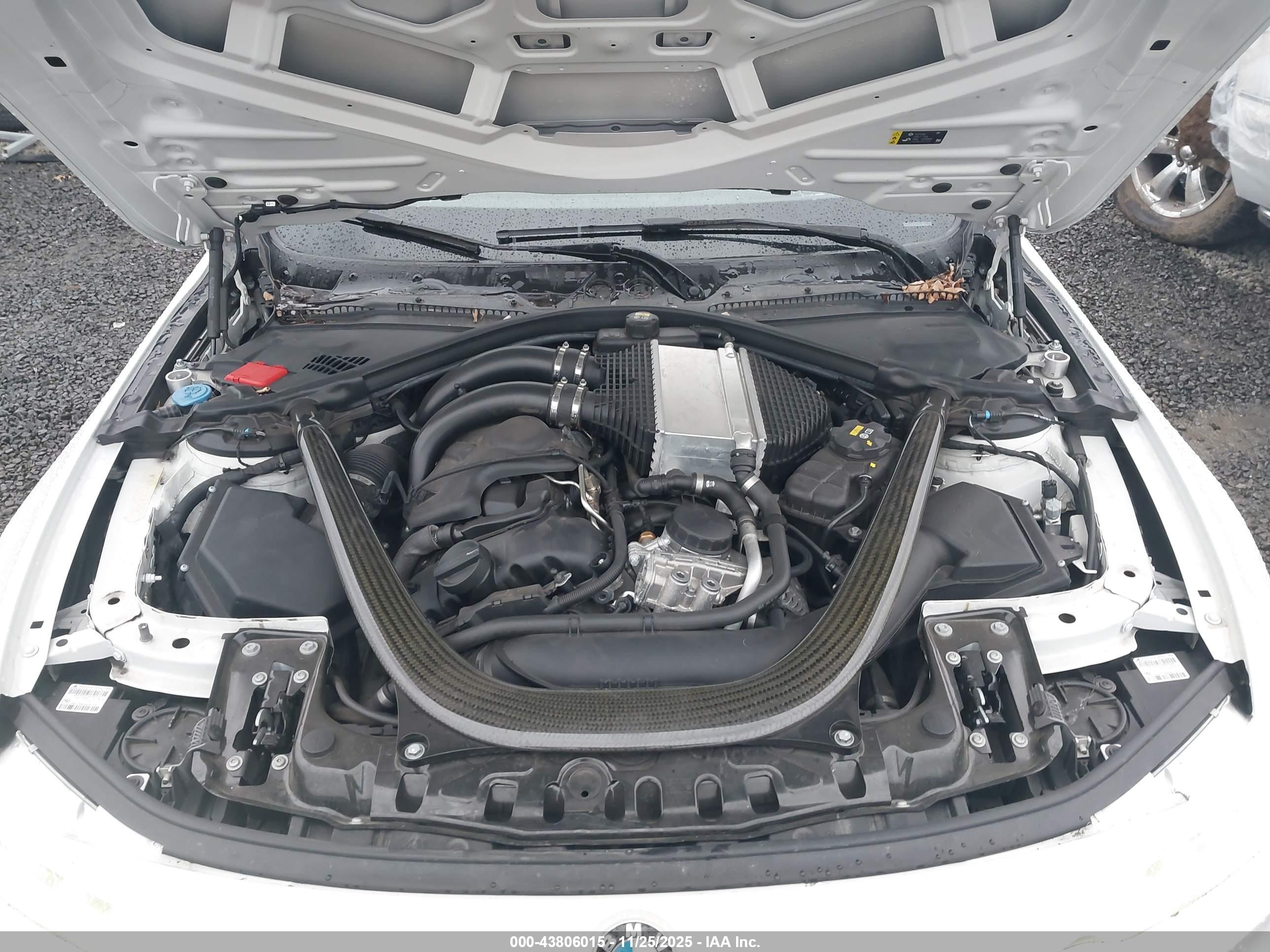 BMW M4 image 10