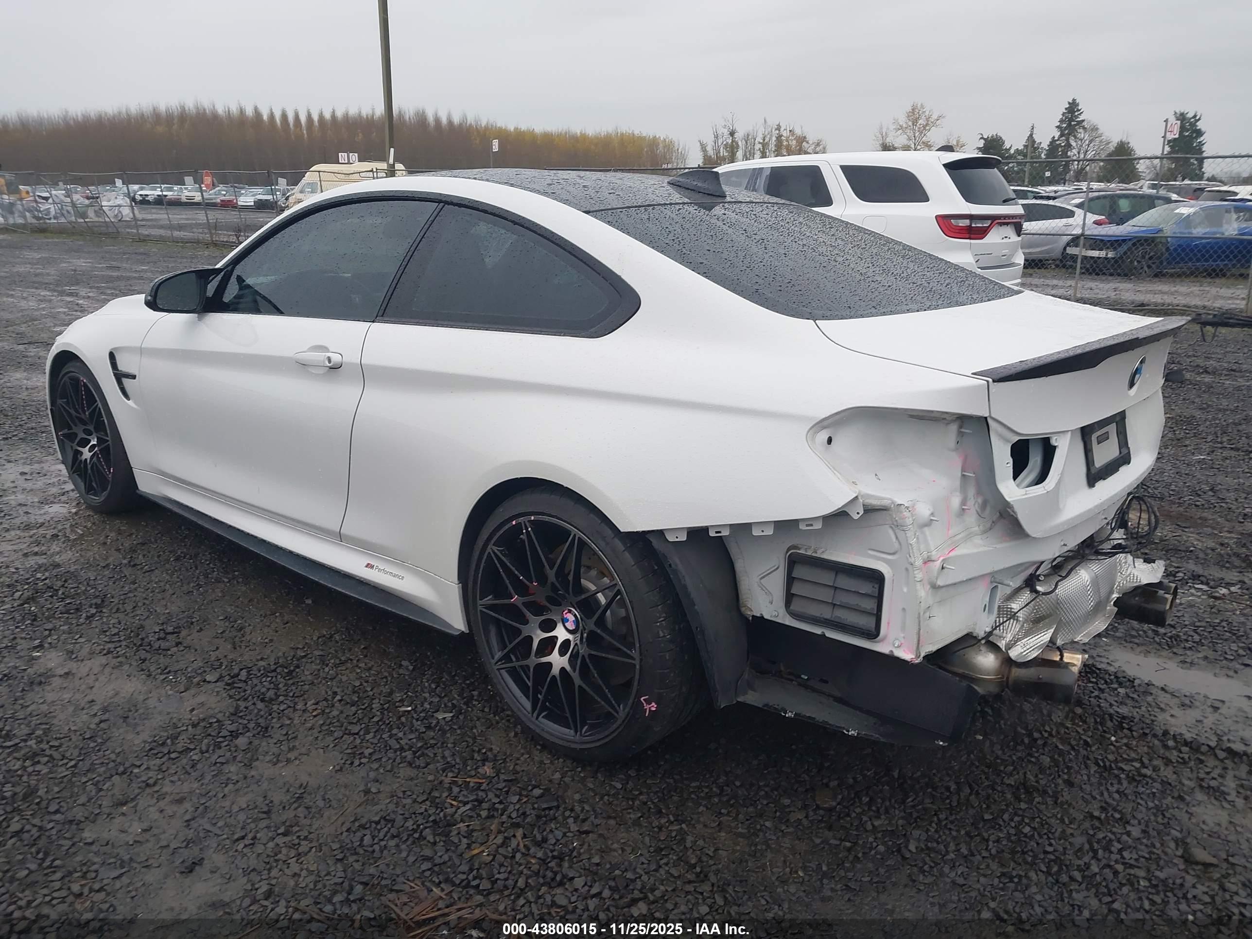 BMW M4 image 3