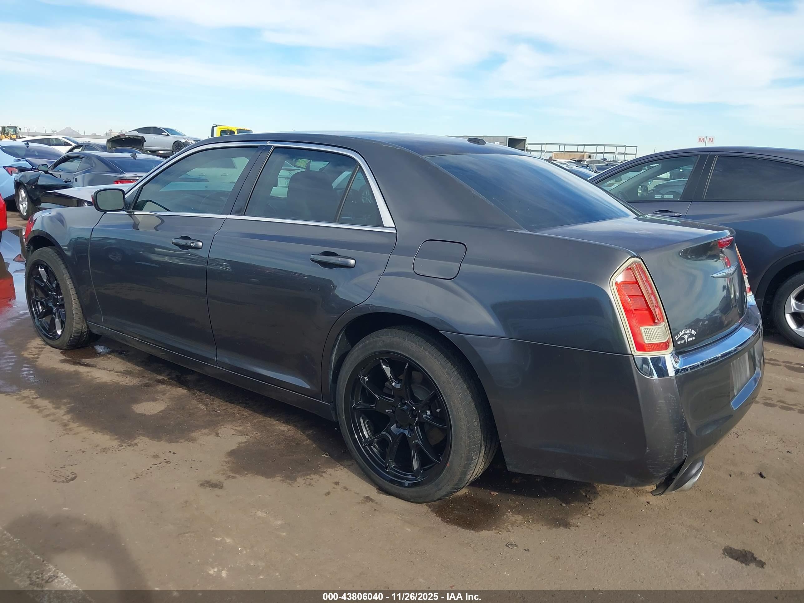 CHRYSLER 300 image 3