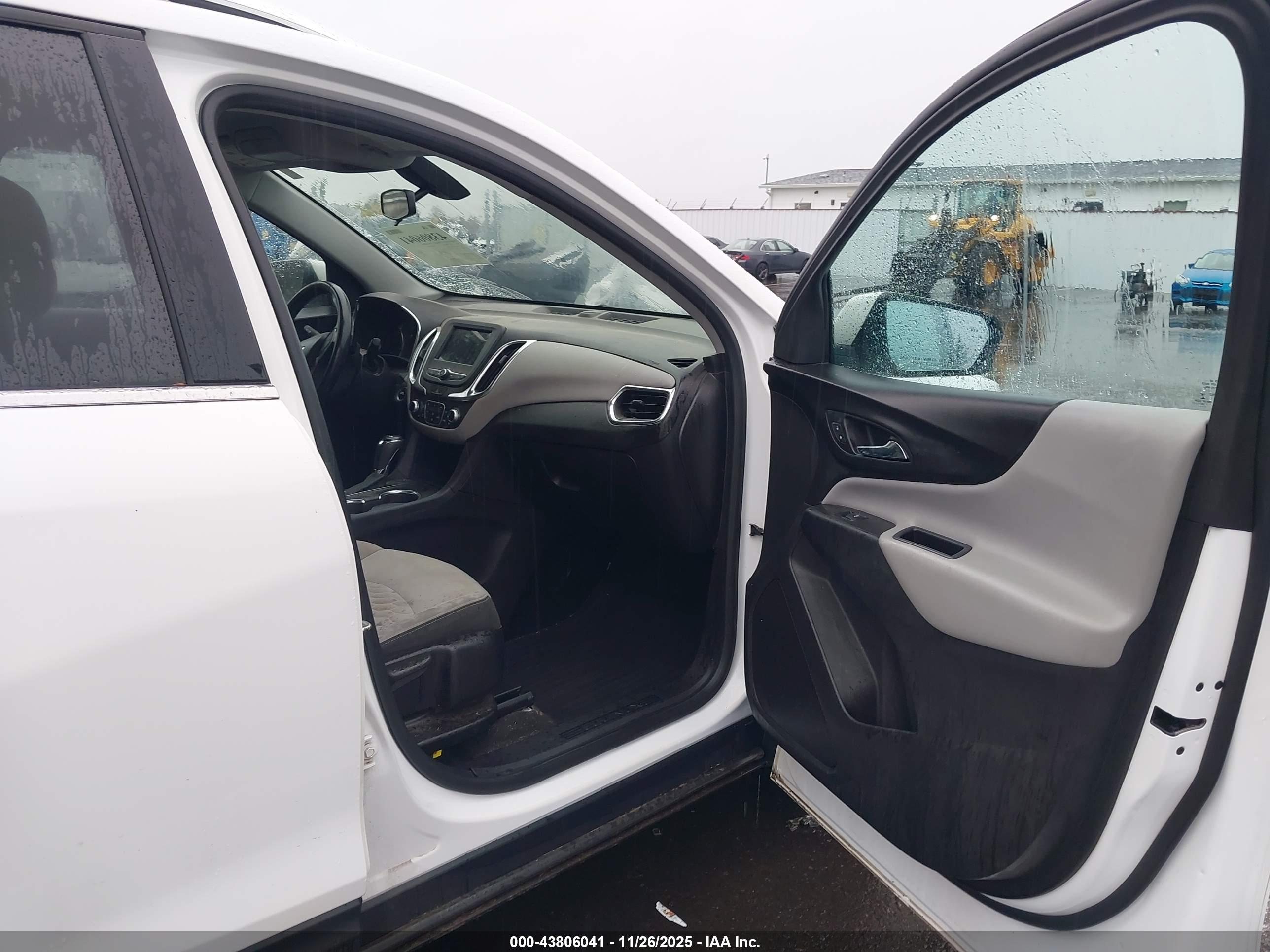 CHEVROLET EQUINOX image 5