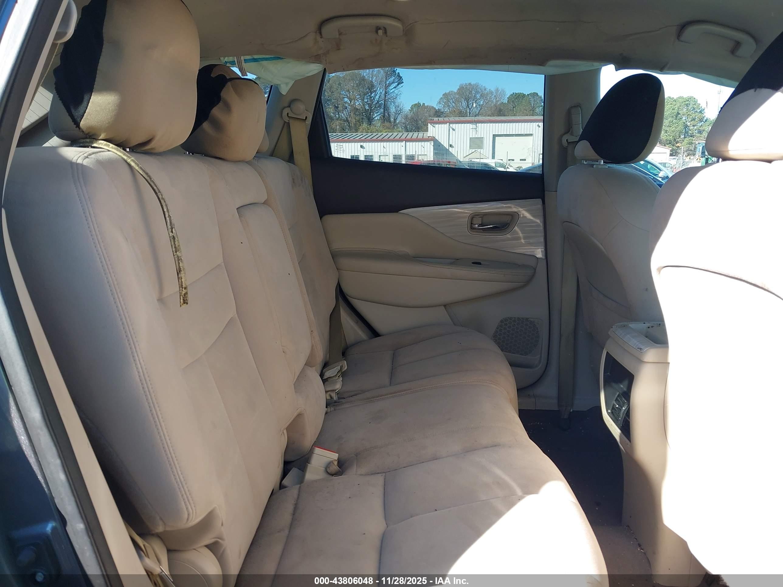 NISSAN MURANO image 8