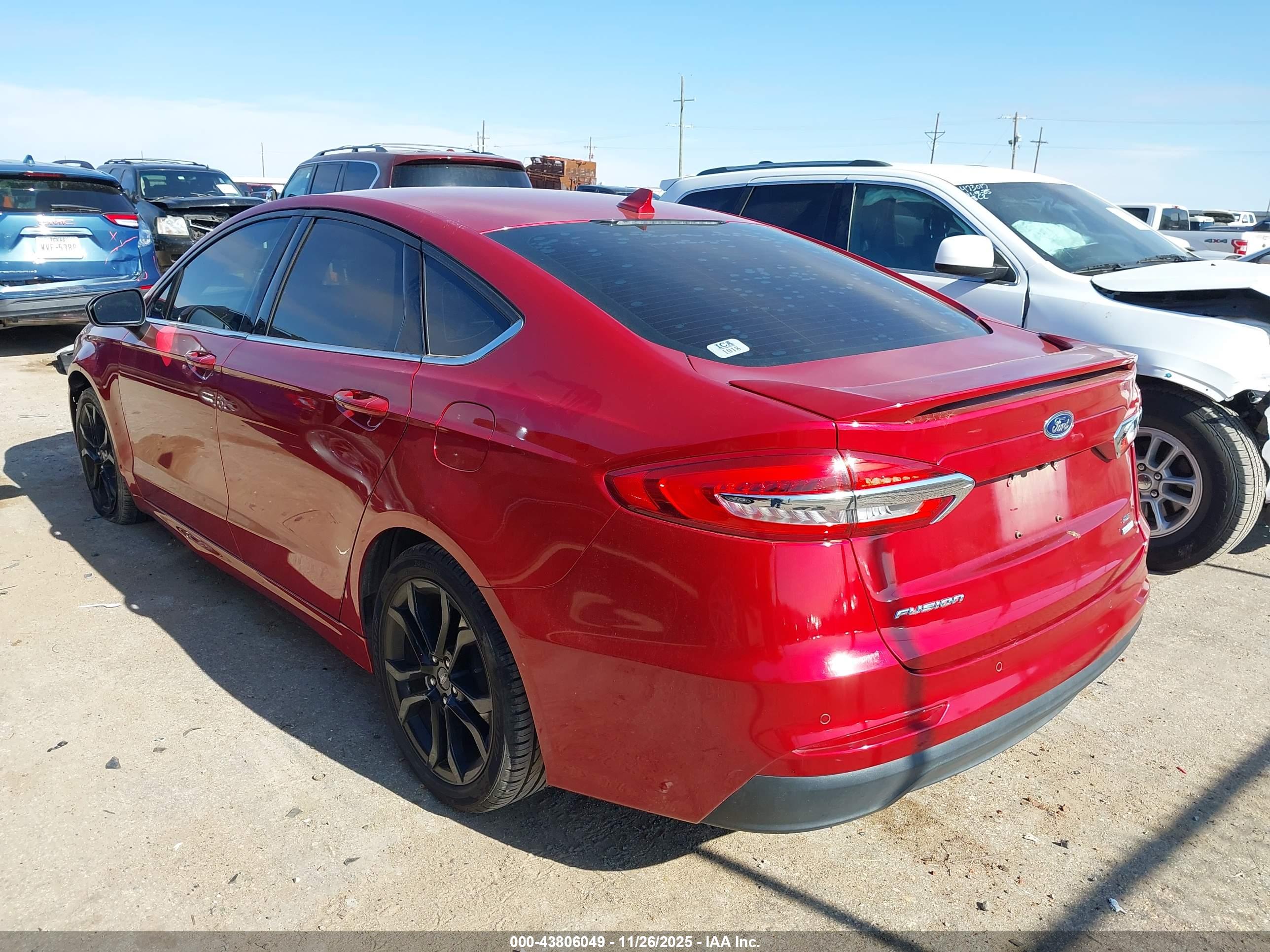 FORD FUSION image 3