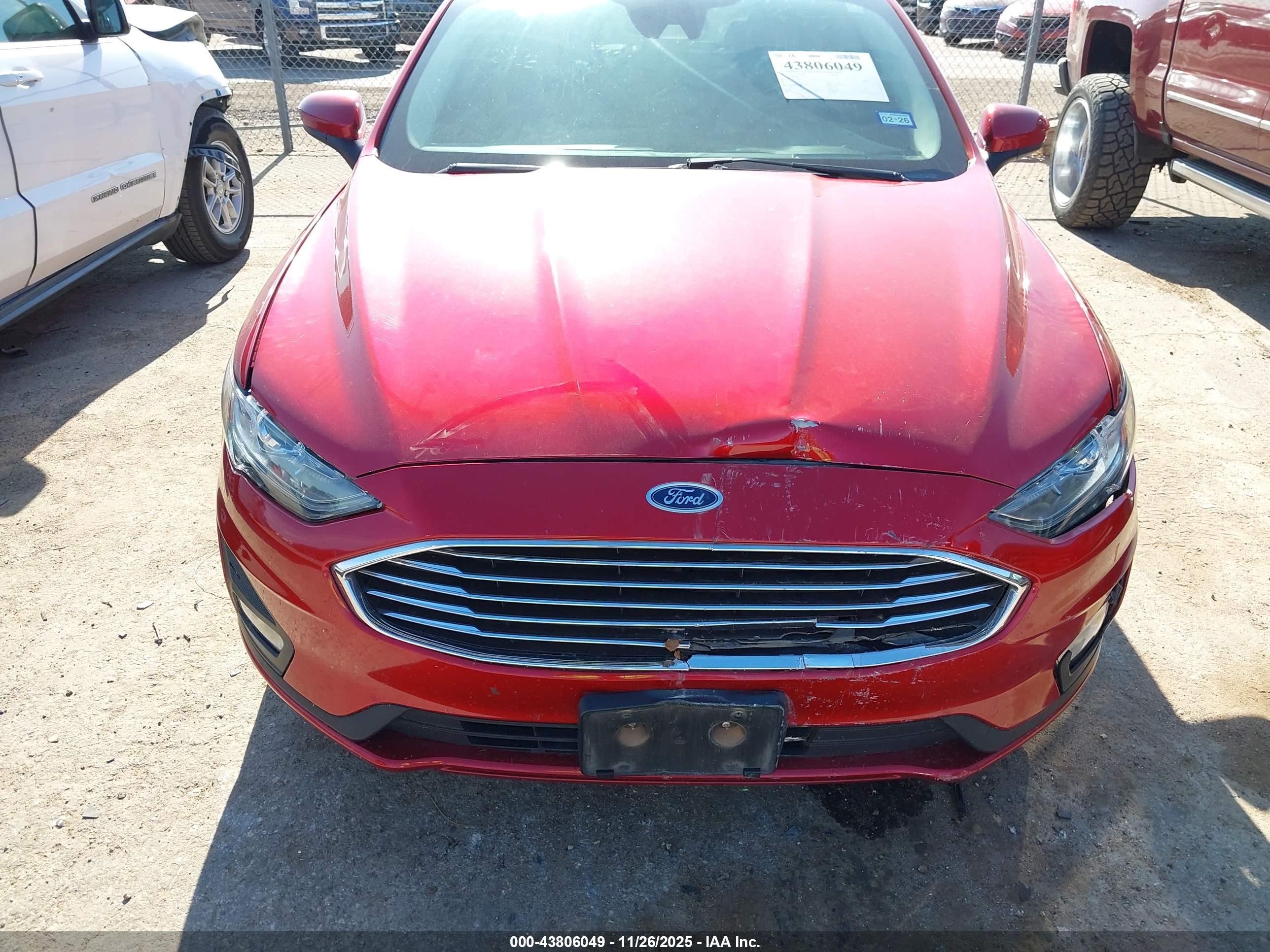 FORD FUSION image 6