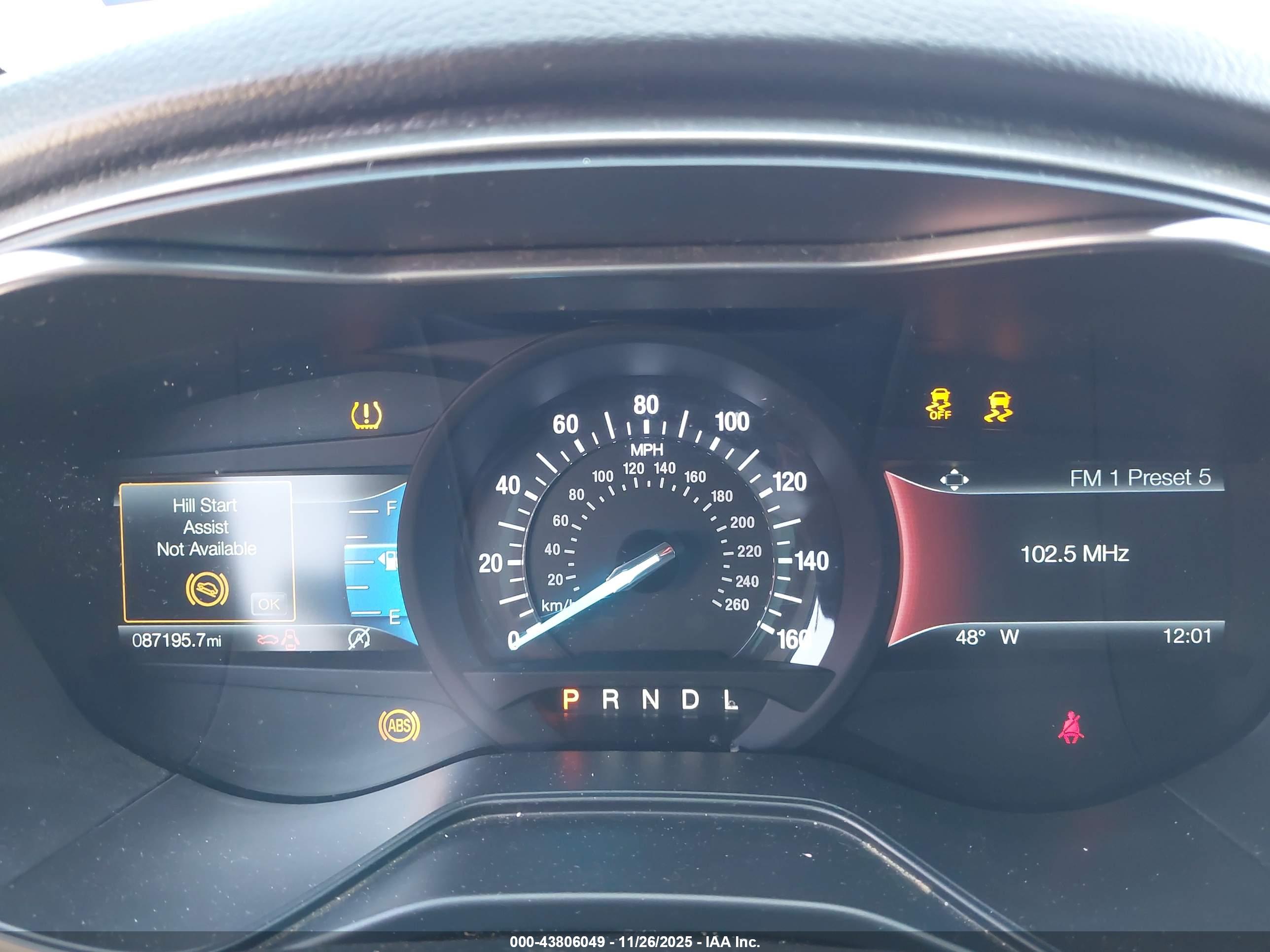 FORD FUSION image 7