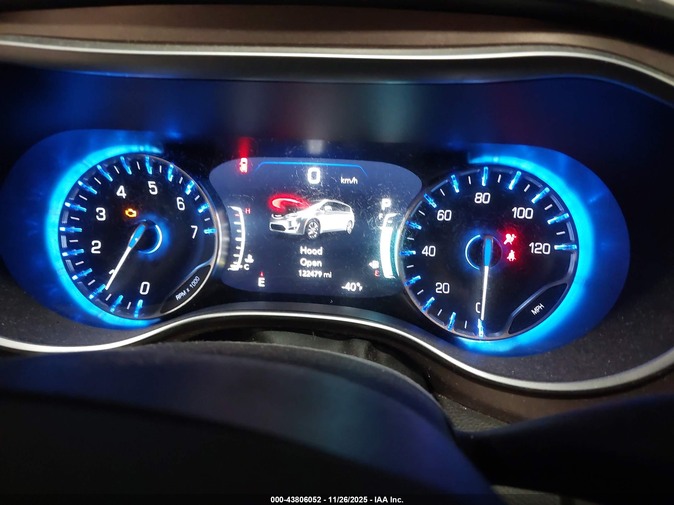 CHRYSLER PACIFICA image 7