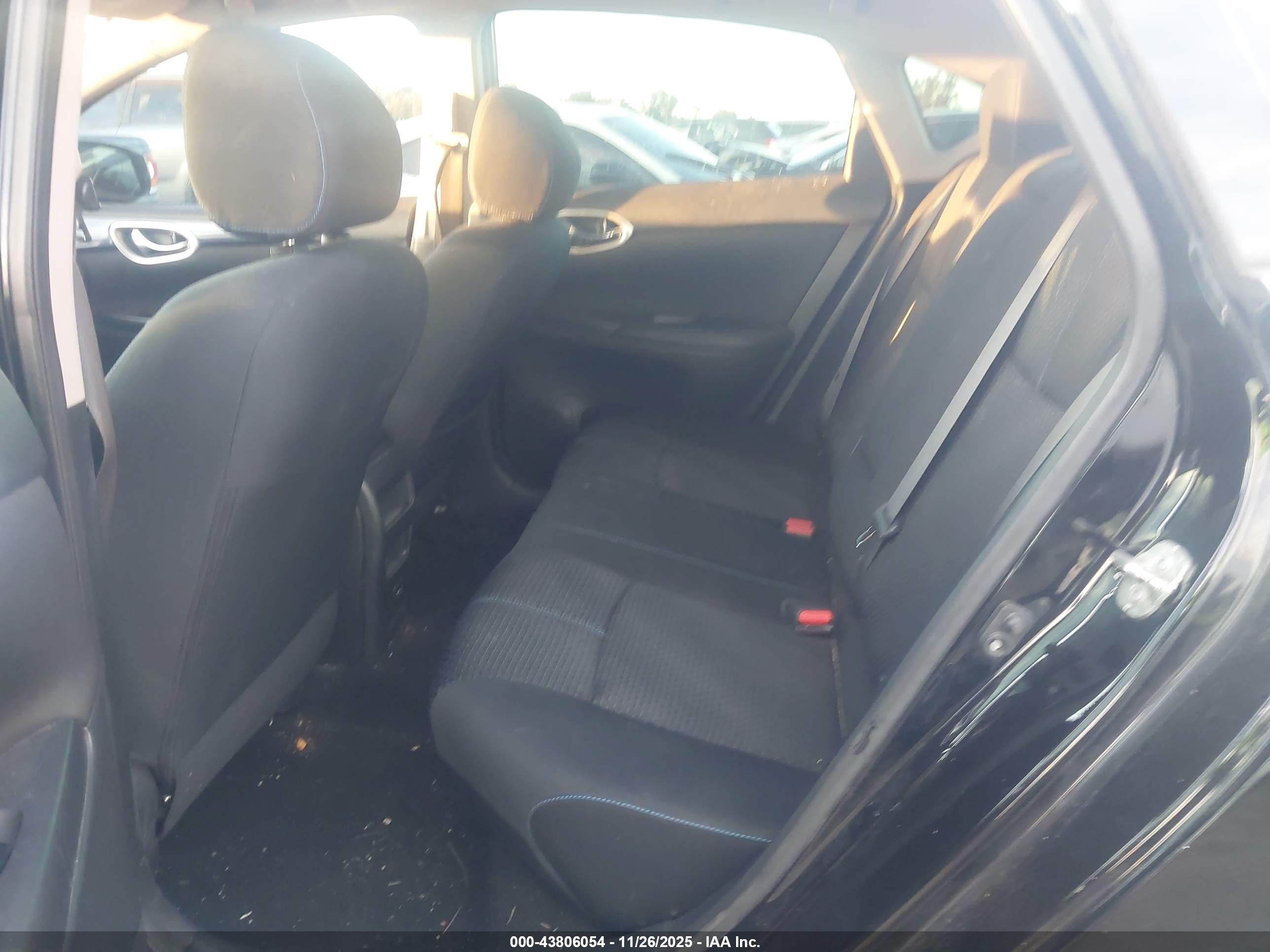 NISSAN SENTRA image 8