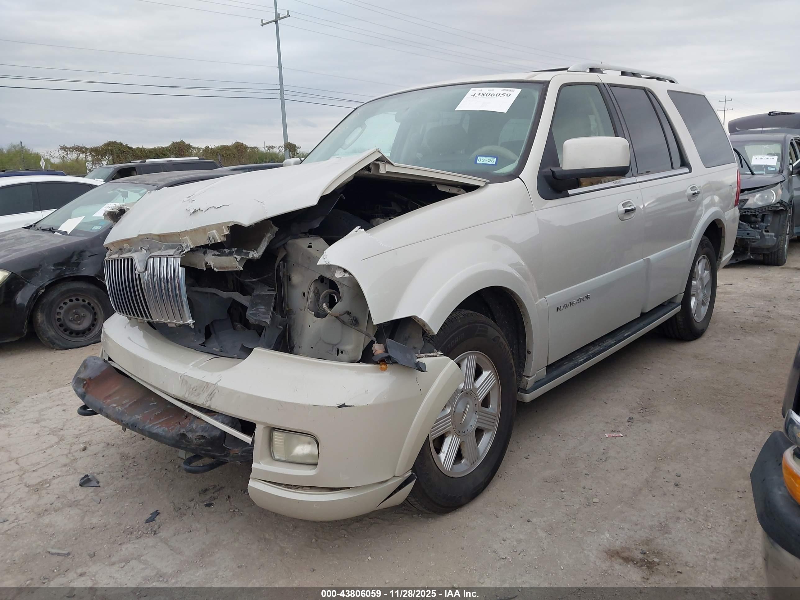 LINCOLN NAVIGATOR image 2
