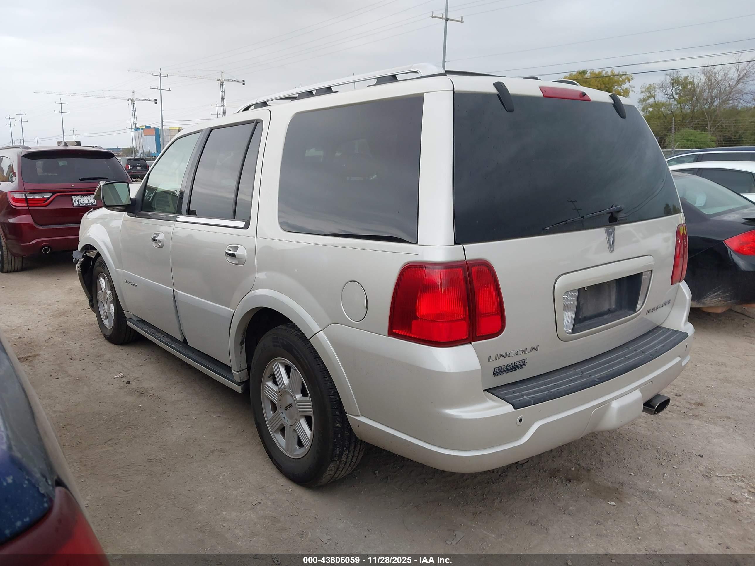 LINCOLN NAVIGATOR image 3