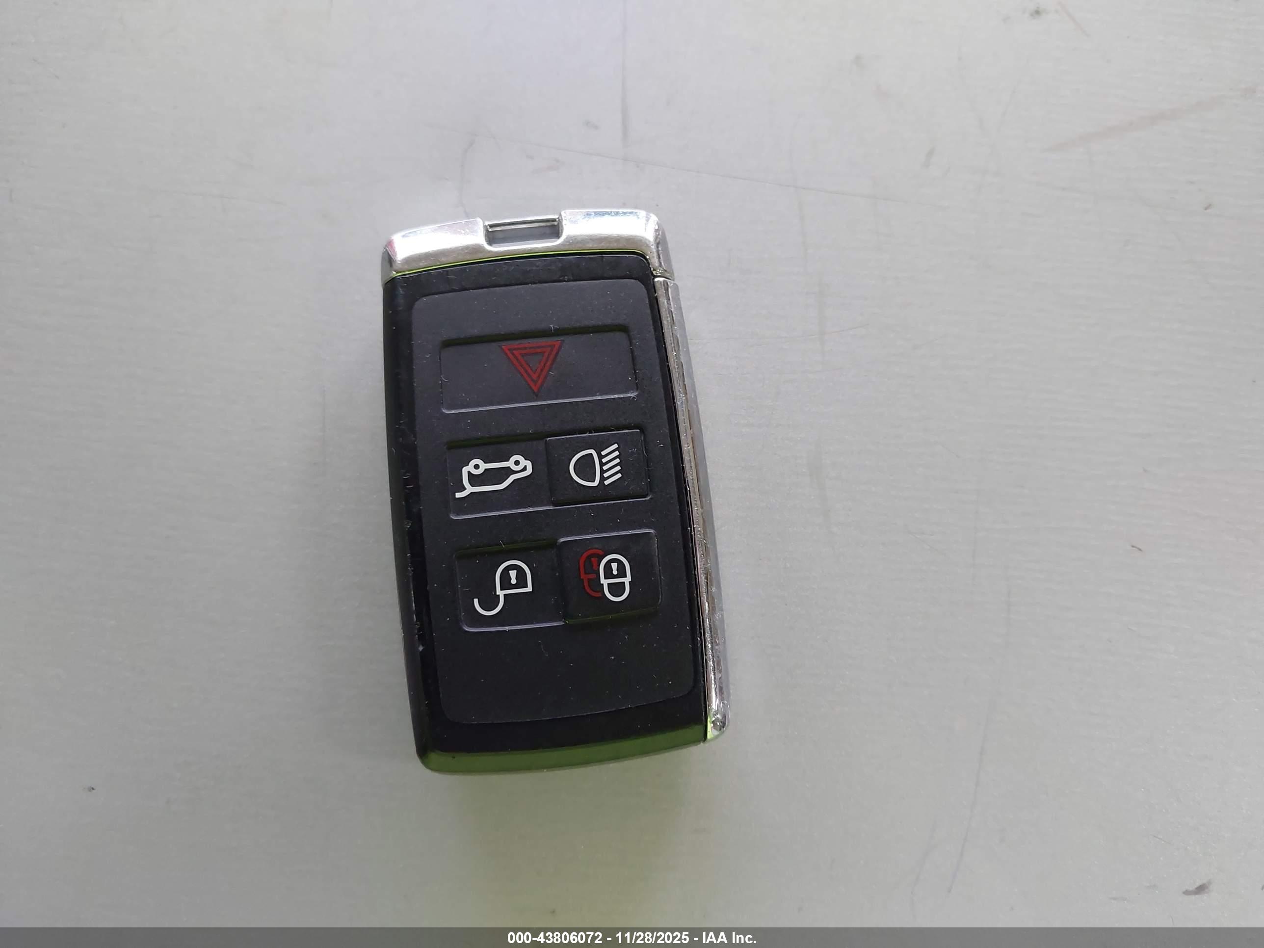 LAND ROVER image 11
