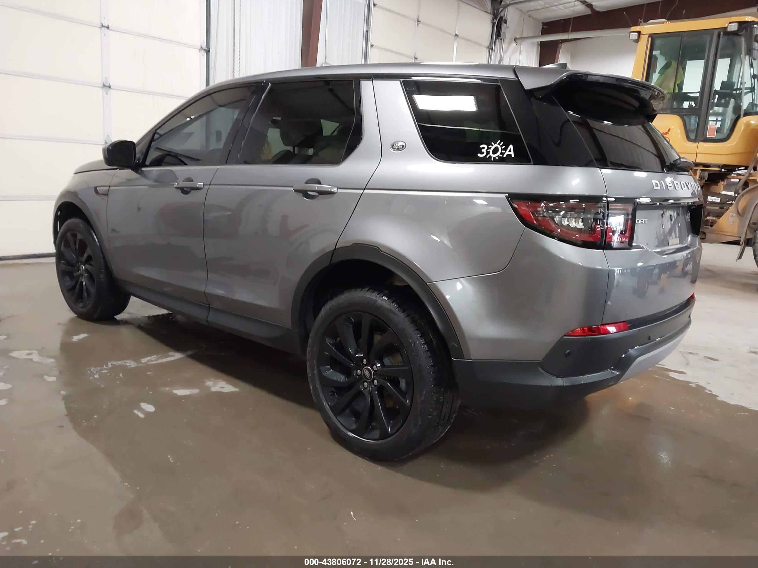 LAND ROVER image 3