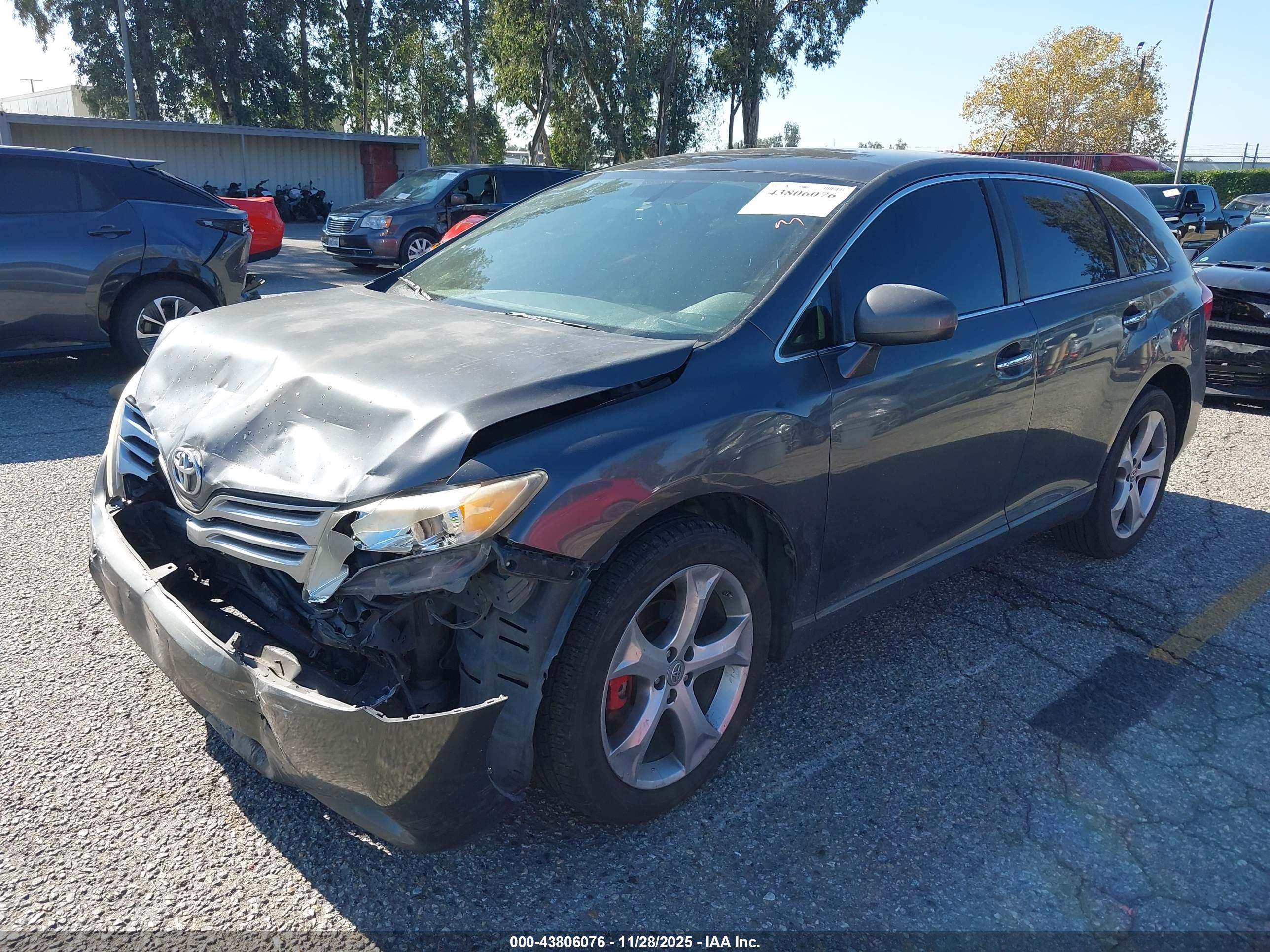 TOYOTA VENZA image 2