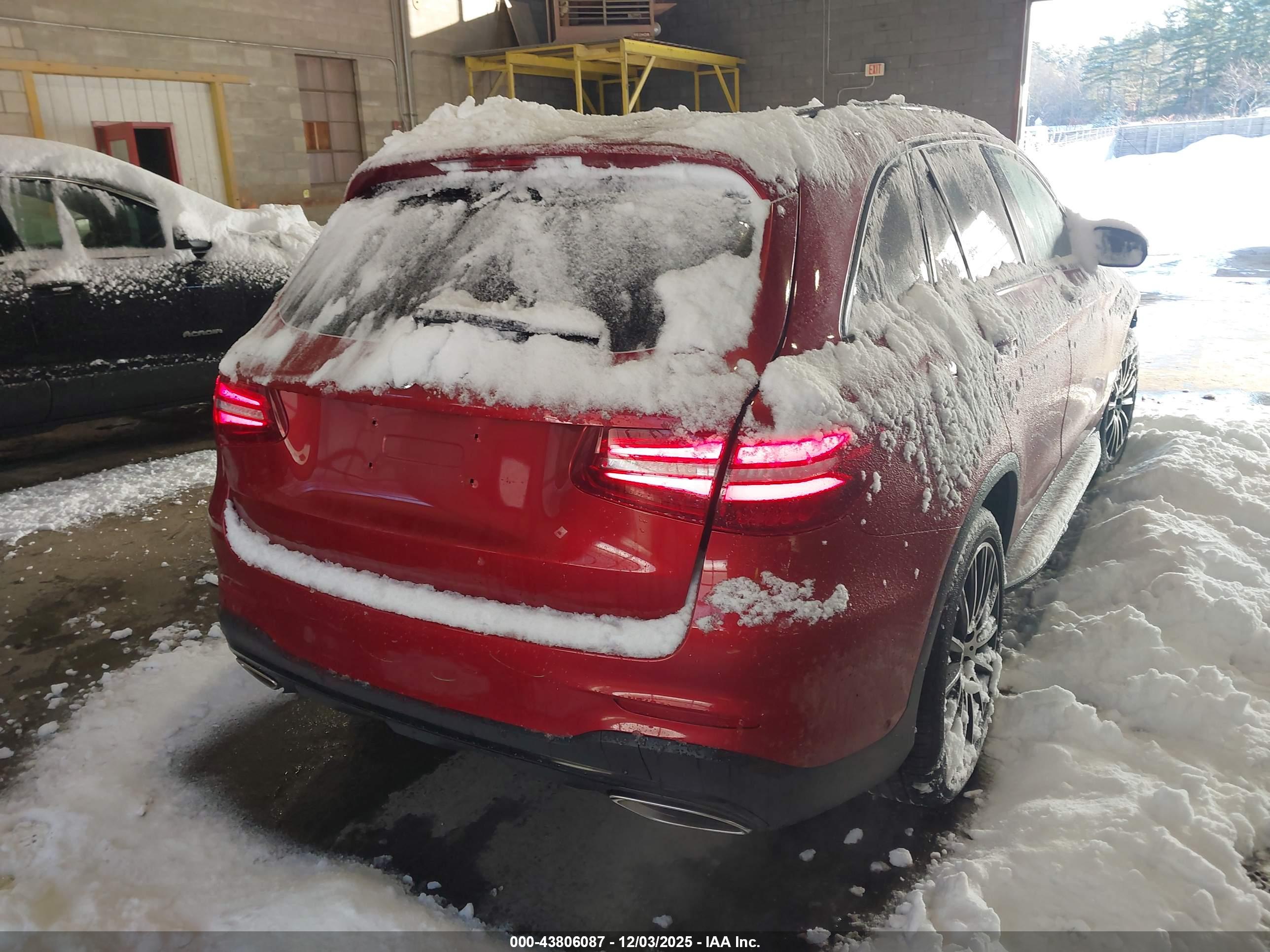 MERCEDES-BENZ GLC image 4