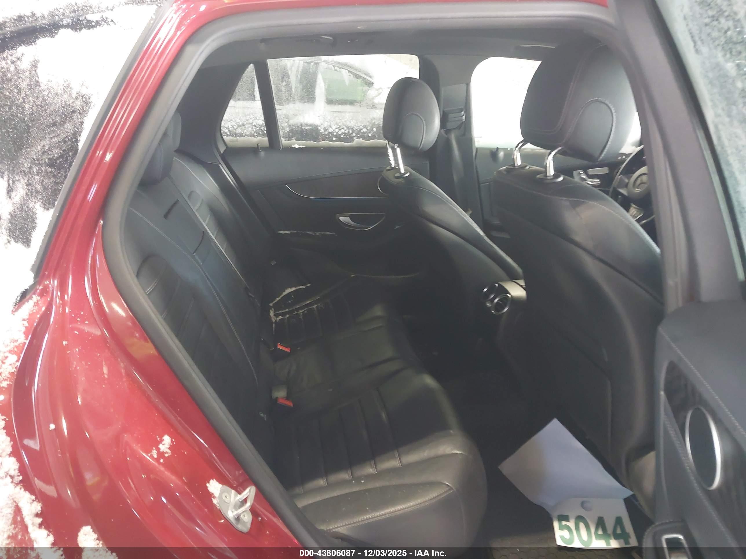 MERCEDES-BENZ GLC image 8