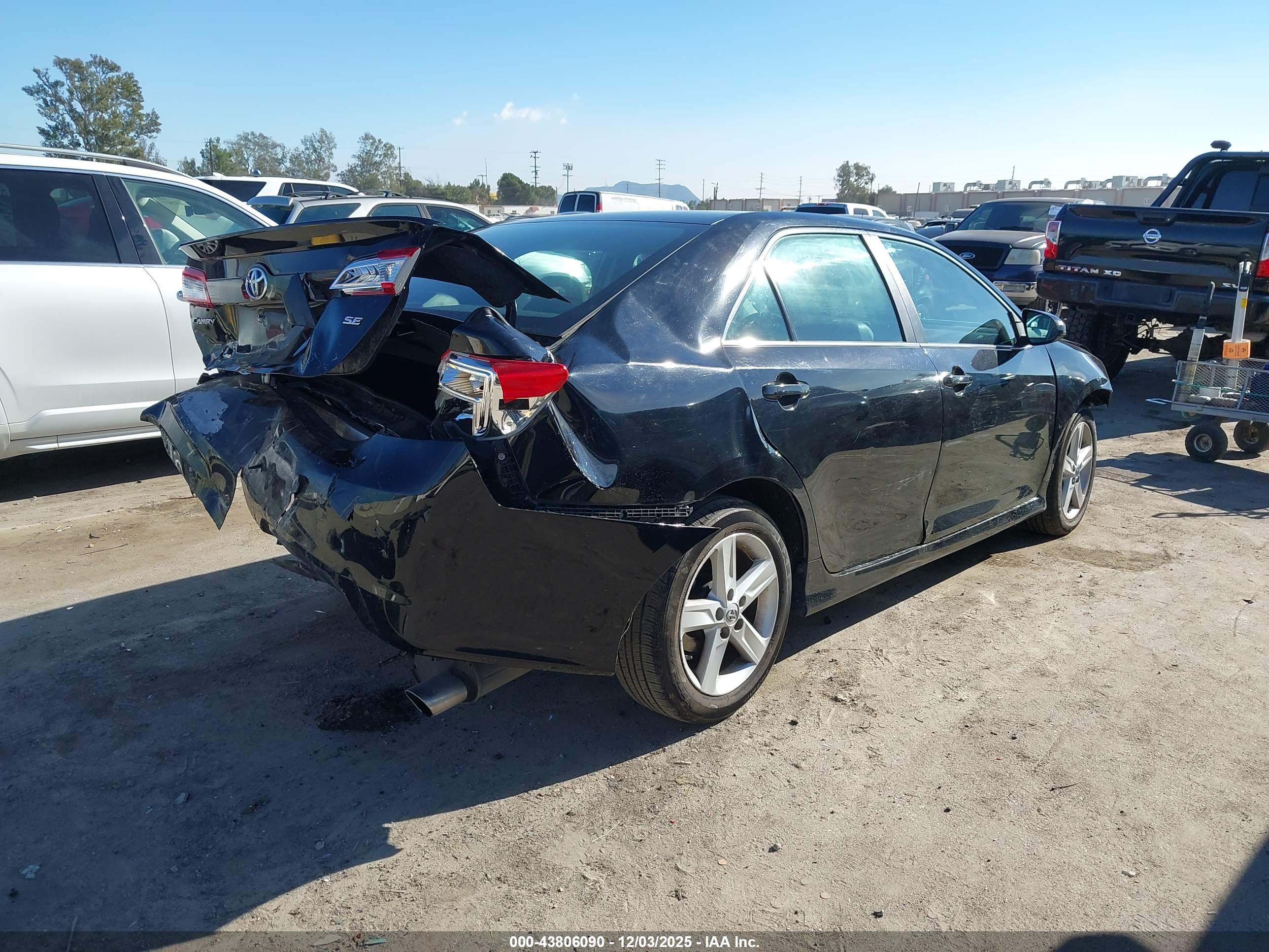 TOYOTA CAMRY image 4
