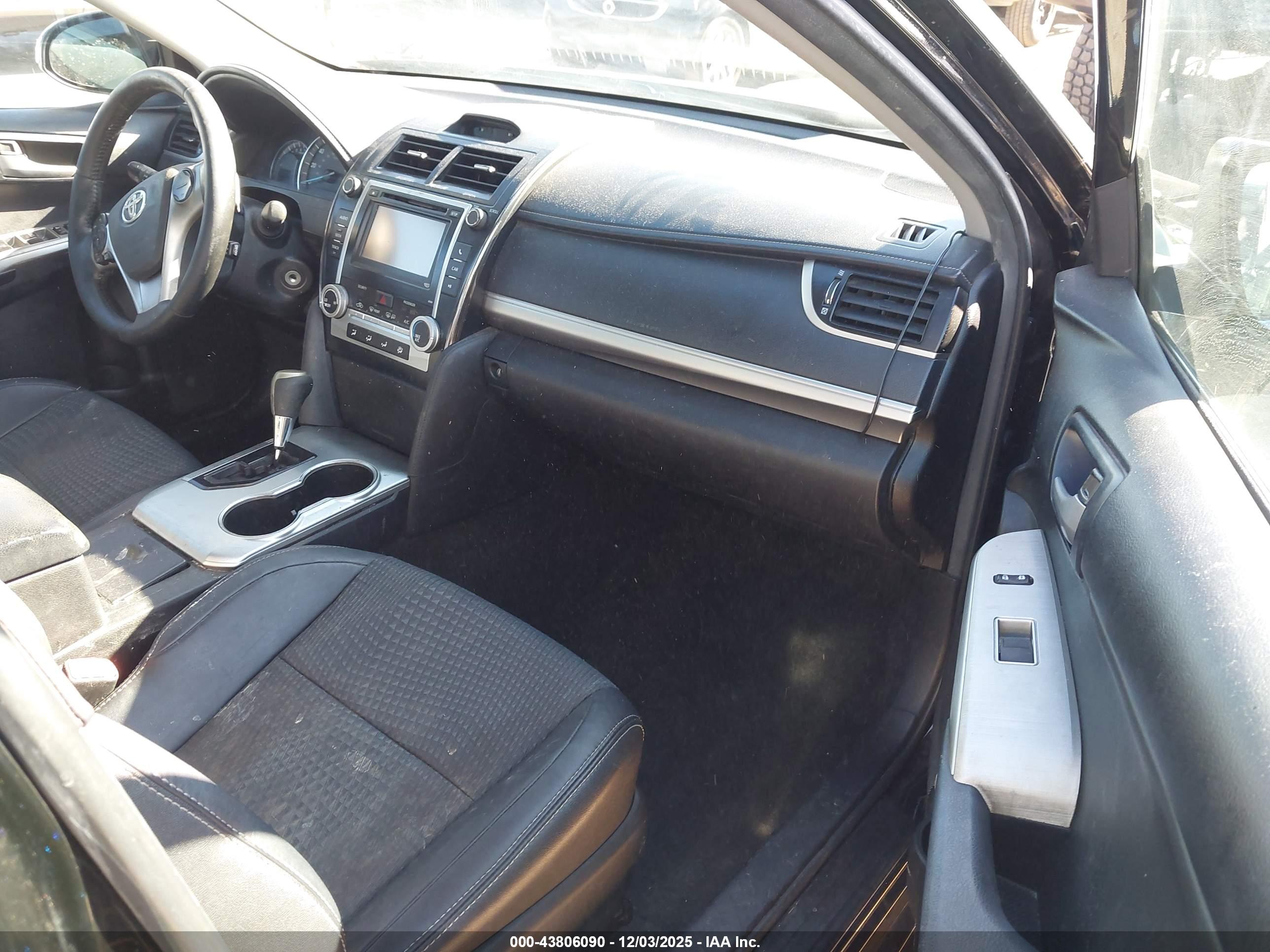 TOYOTA CAMRY image 5