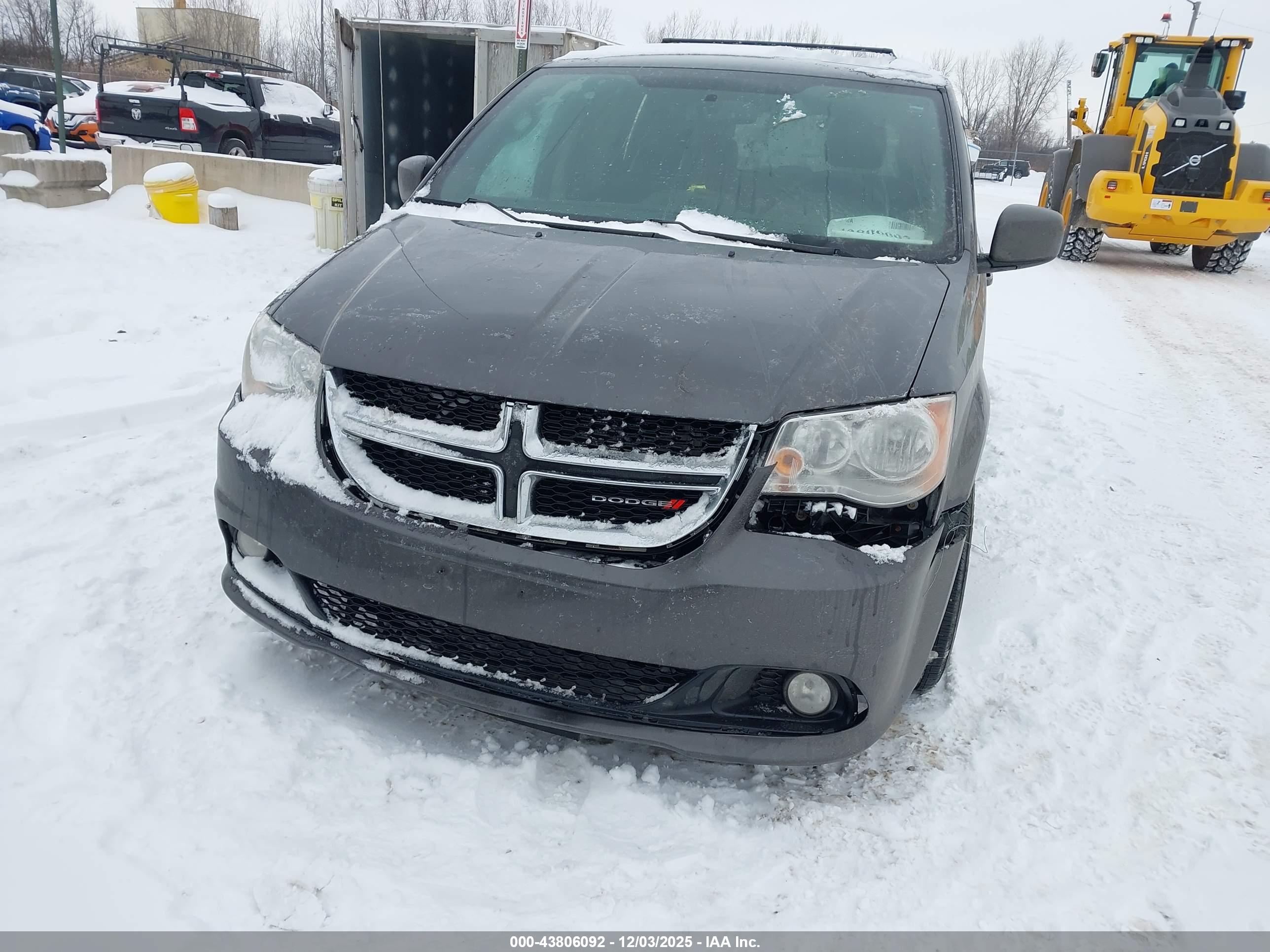 DODGE GRAND image 6