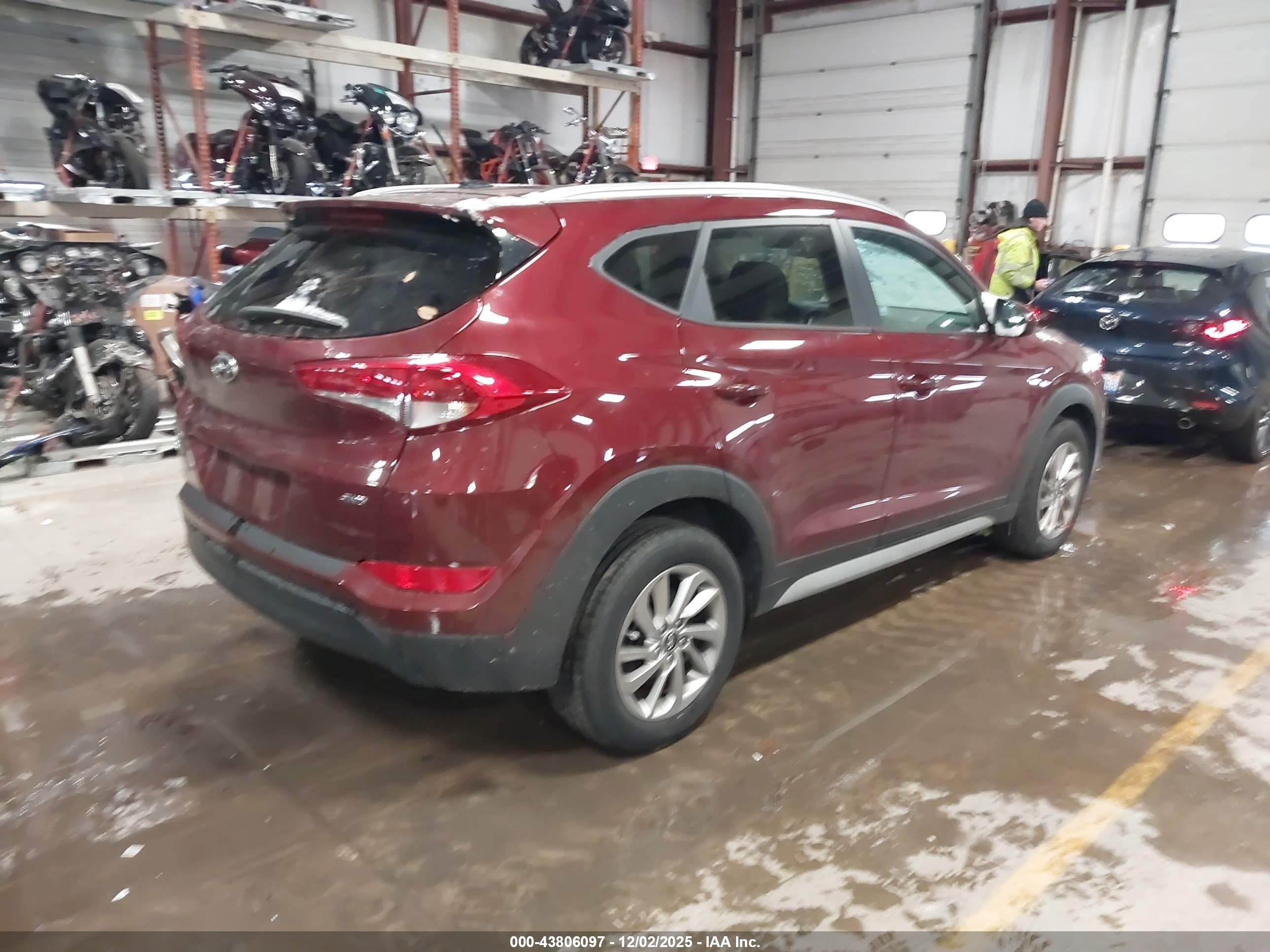HYUNDAI TUCSON image 4