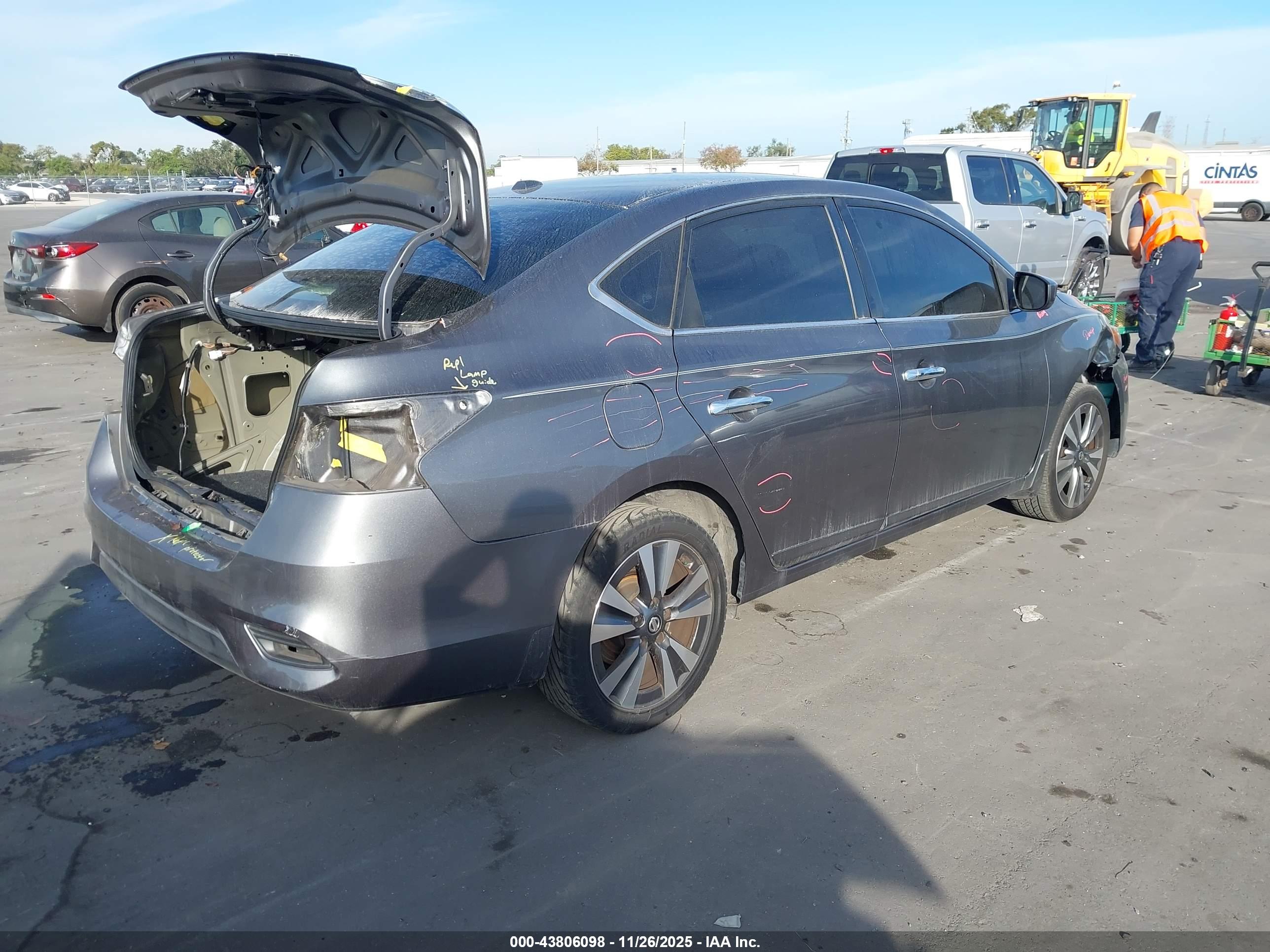 NISSAN SENTRA image 4