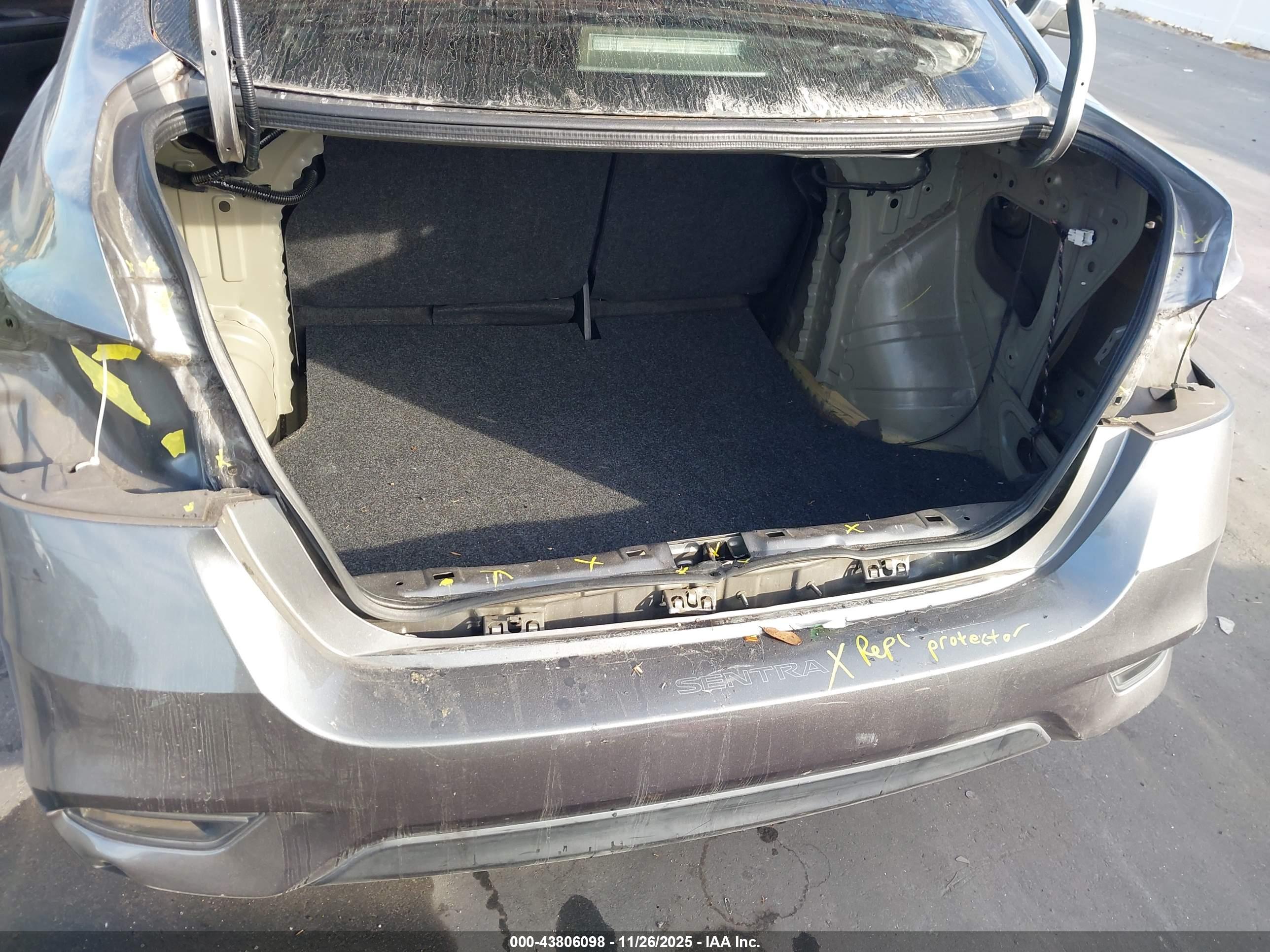NISSAN SENTRA image 6