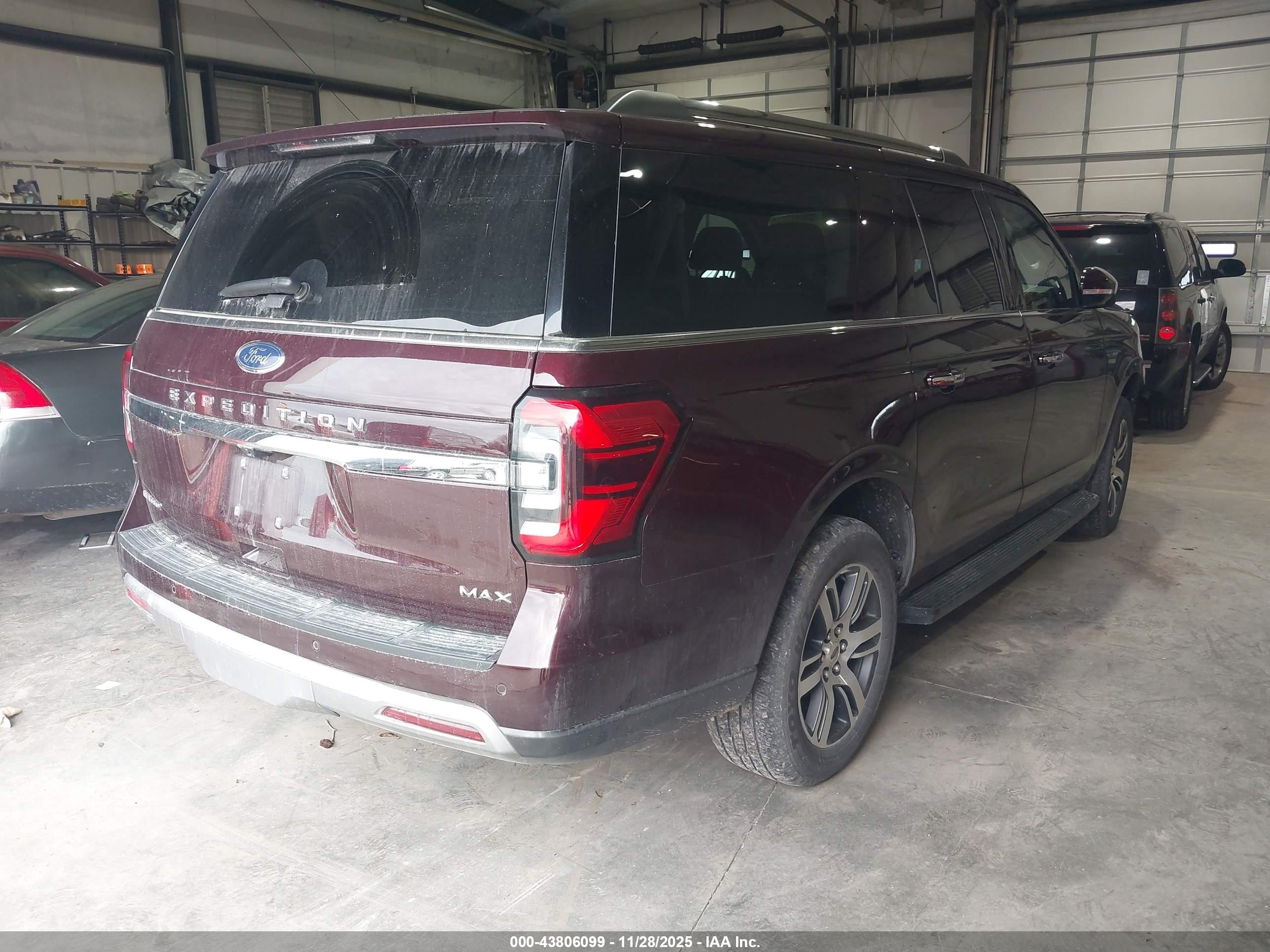 FORD EXPEDITION image 4