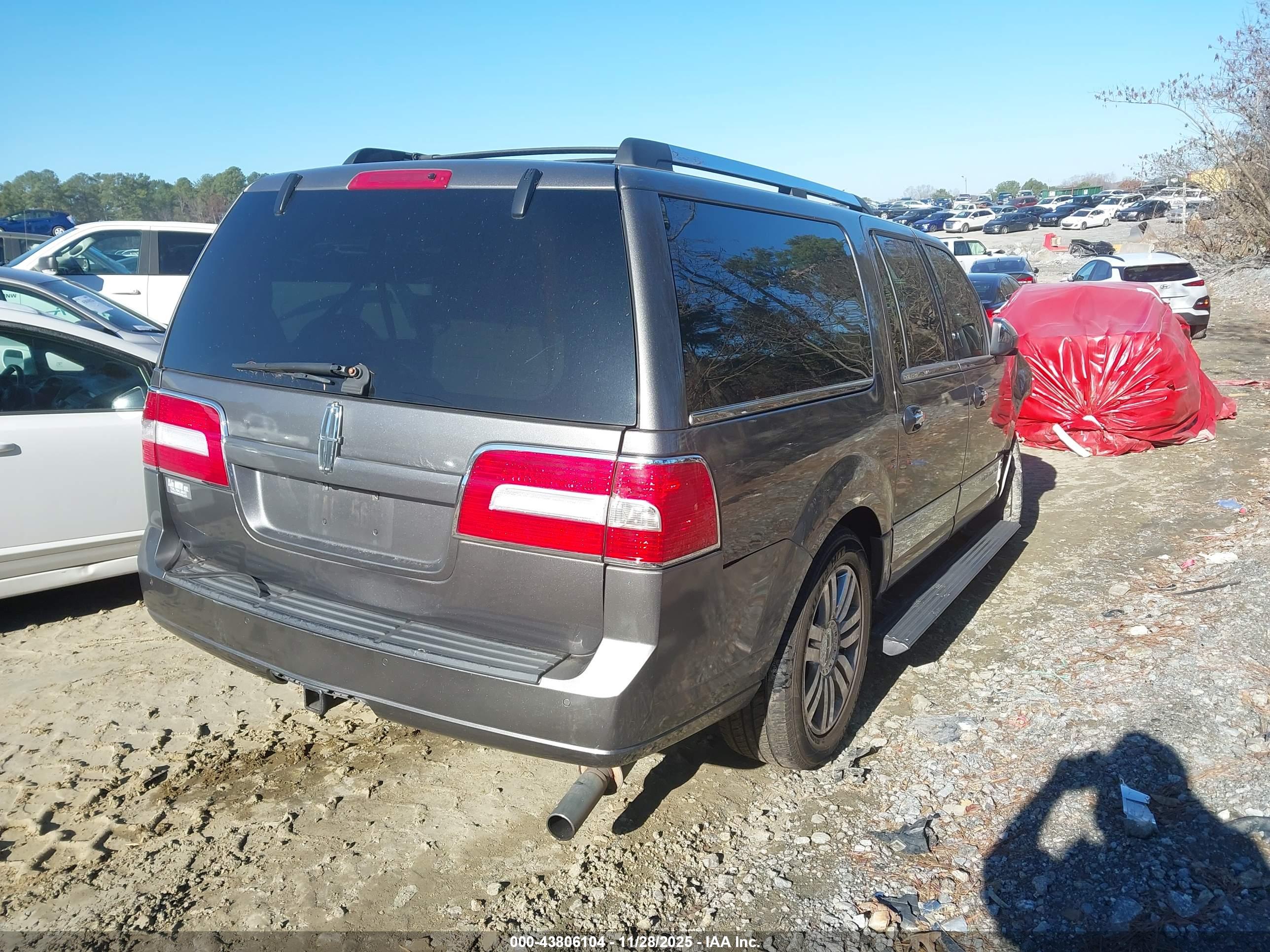 LINCOLN NAVIGATOR image 4