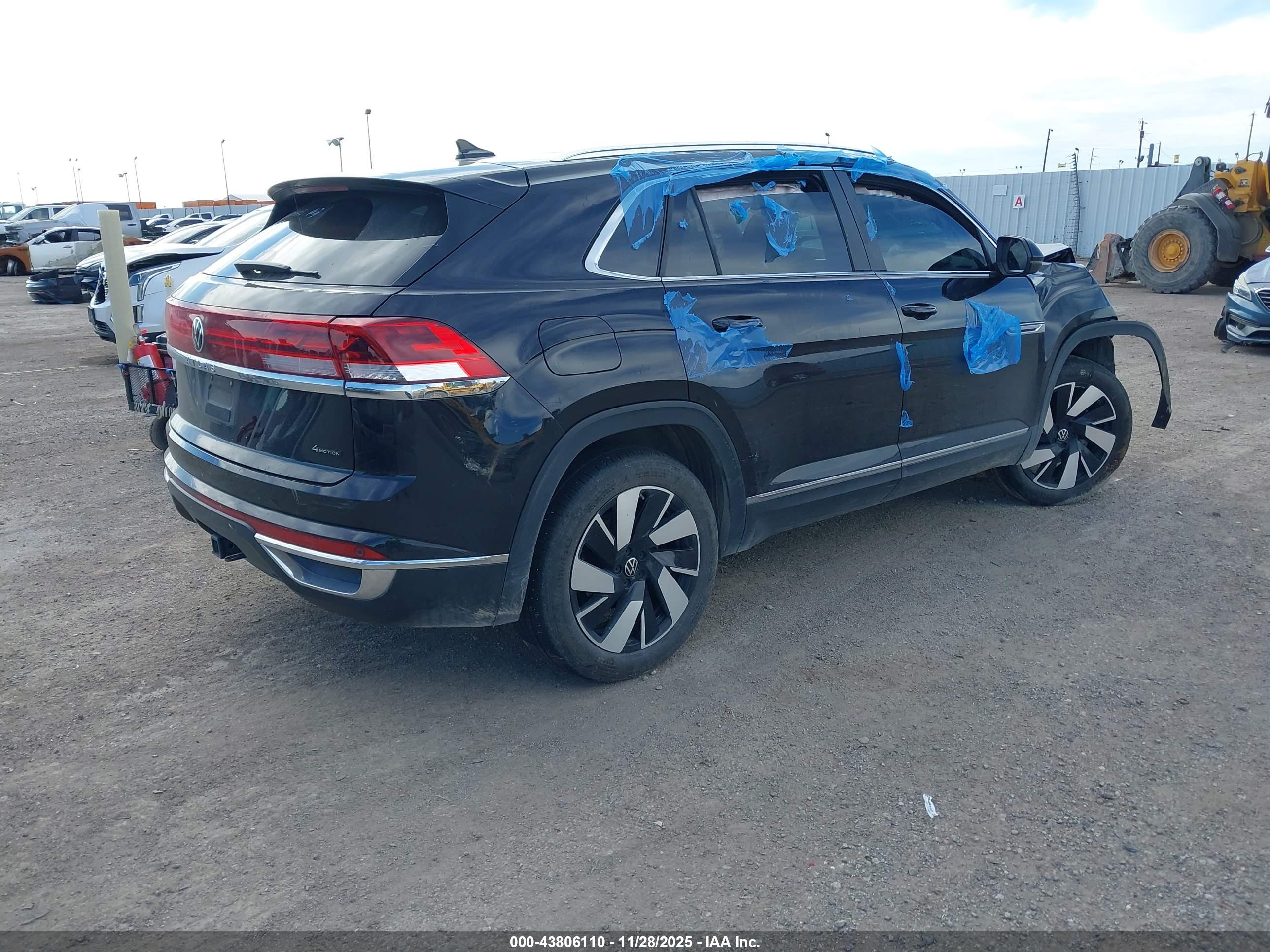 VOLKSWAGEN ATLAS image 4
