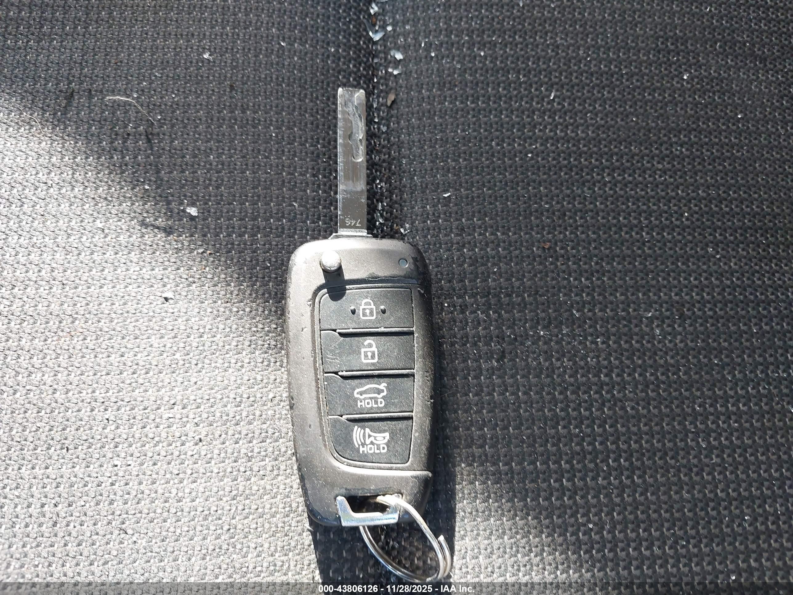 HYUNDAI ACCENT image 11