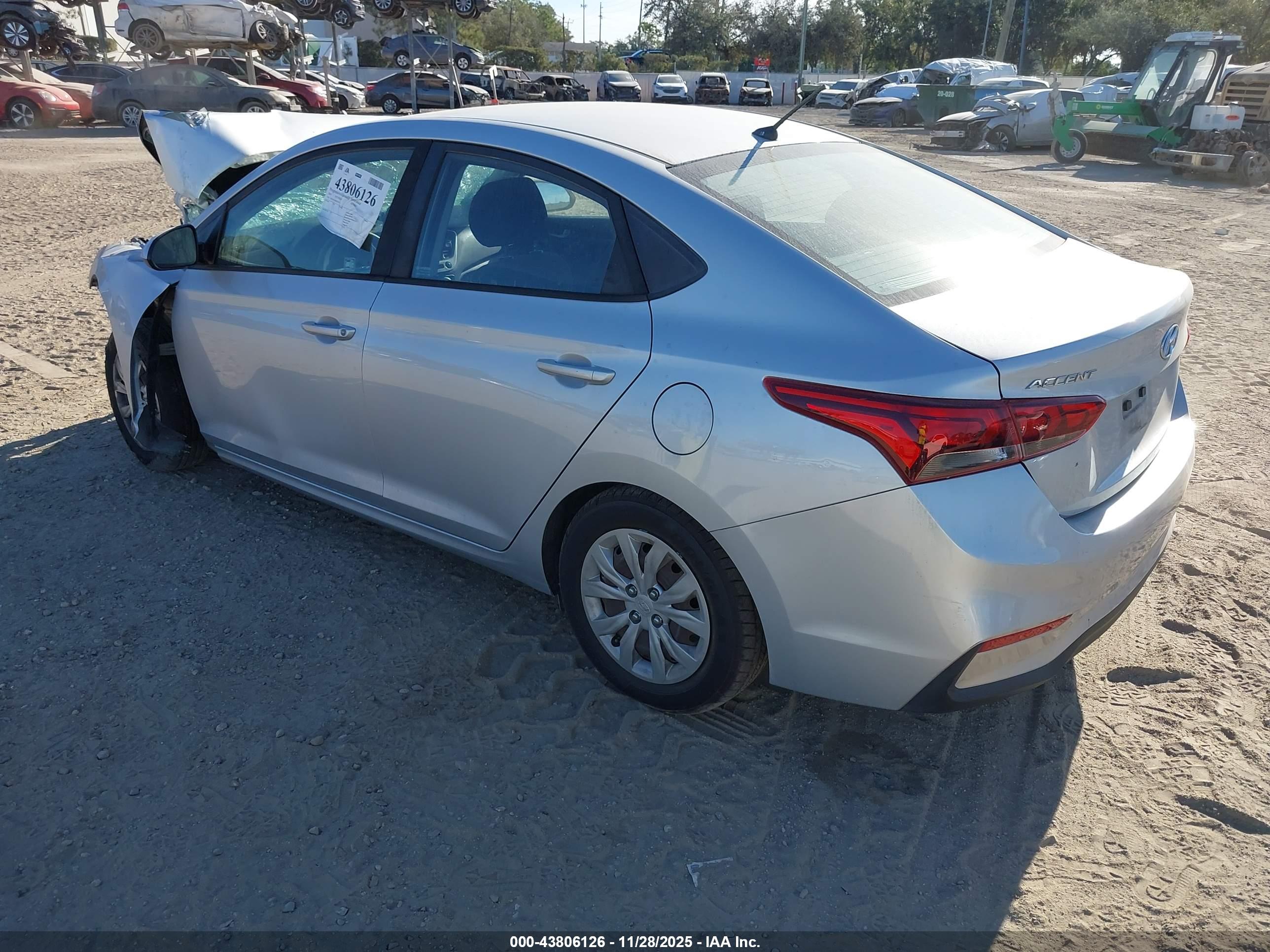 HYUNDAI ACCENT image 3